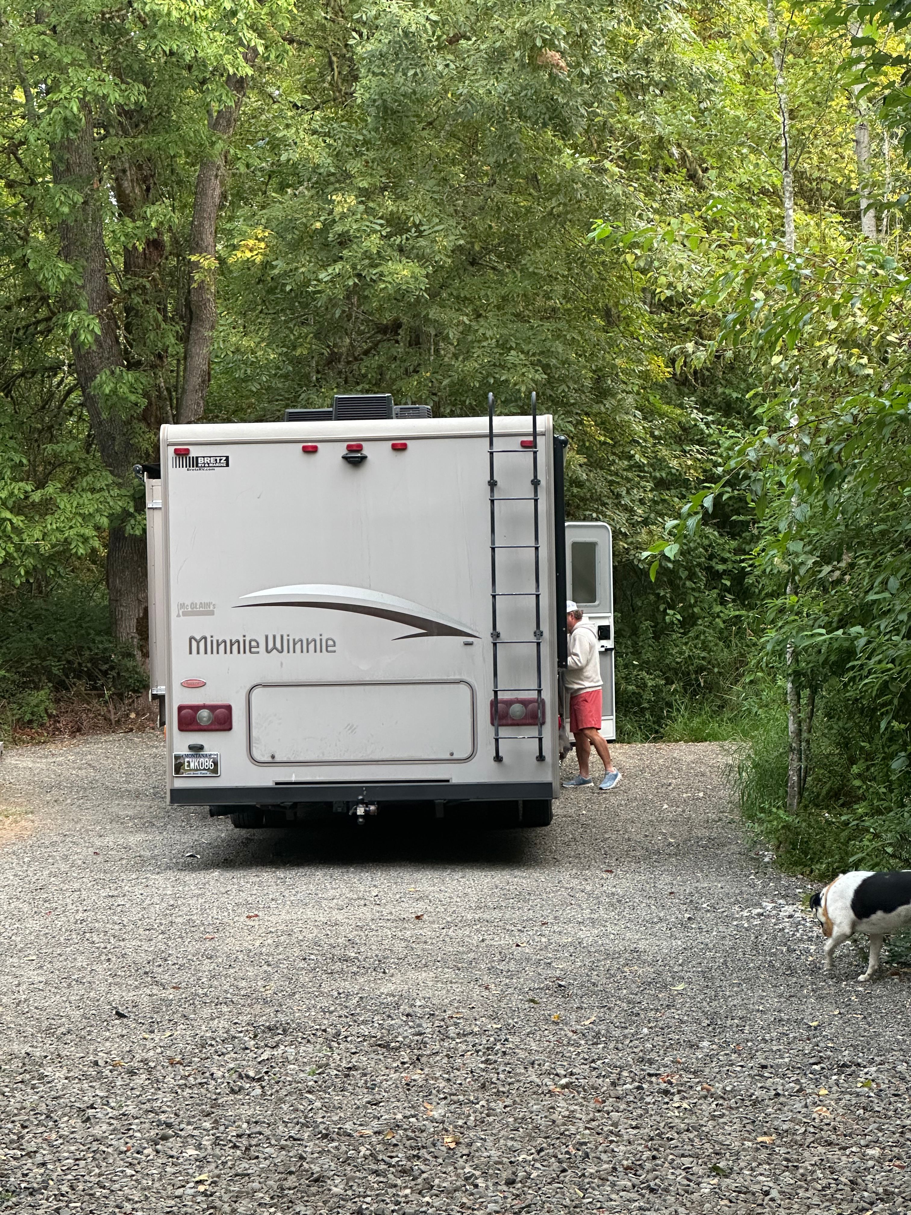 Lots of room for the RV, tipouts, and chilling space. 