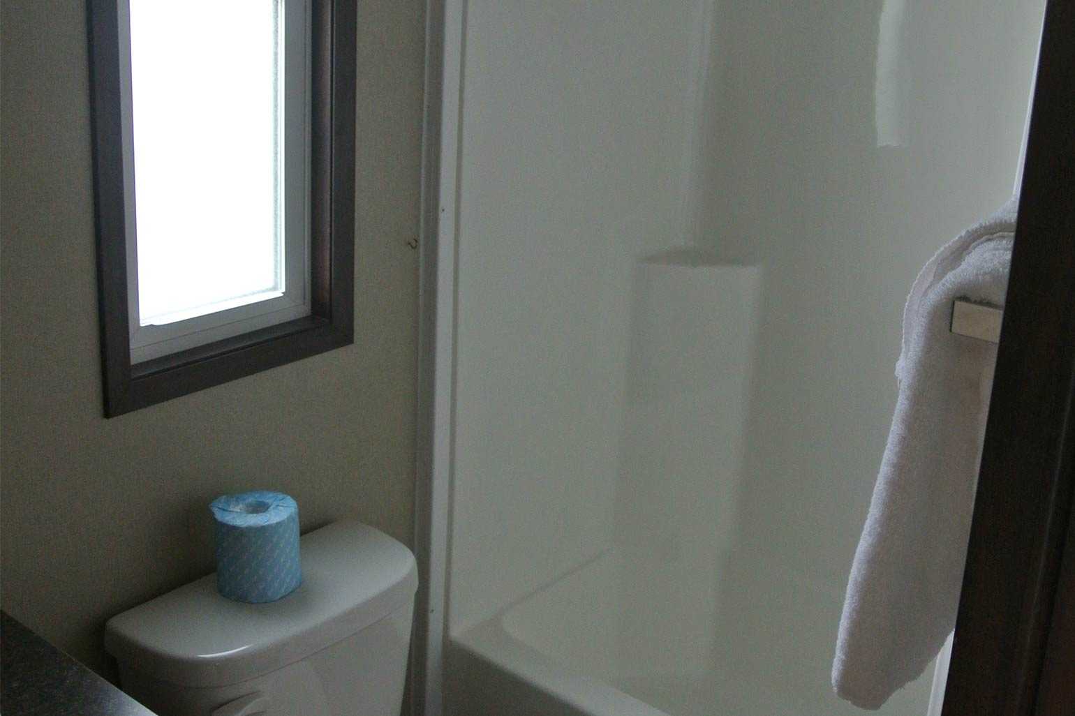 Luxury Lakefront Cottage 3 Bedroom