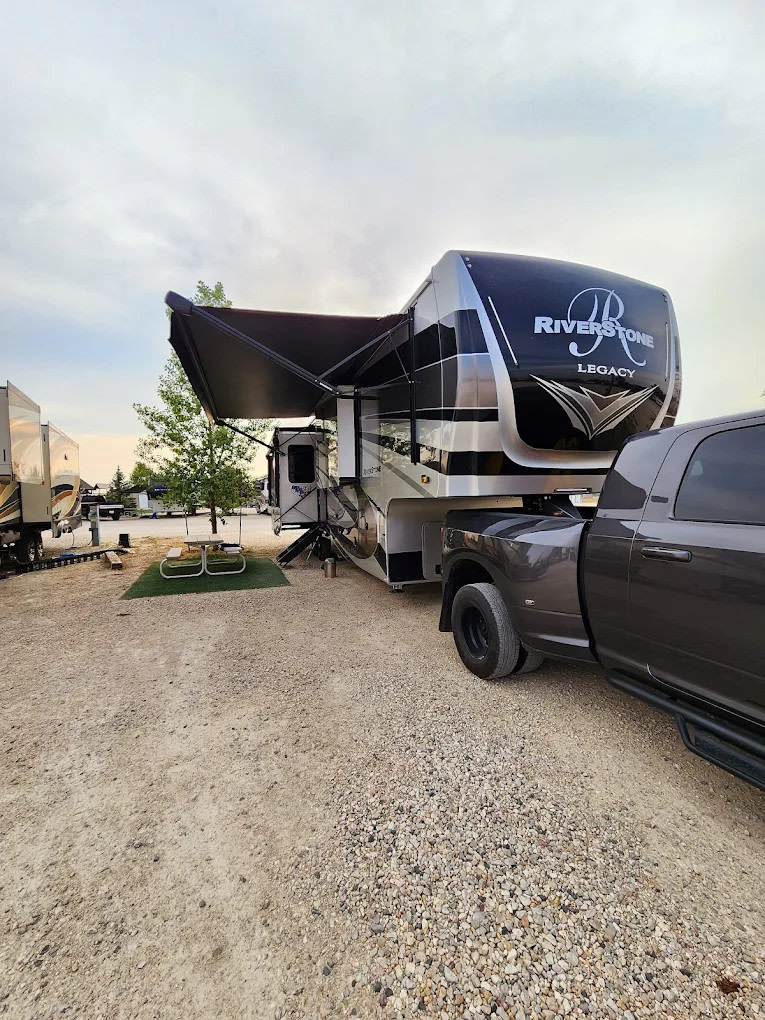 Rivers Edge RV & Cabins Resort