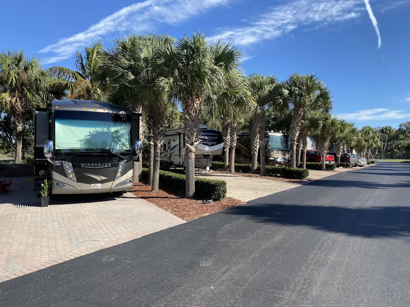 Waters Edge Motor Coach & RV Resort