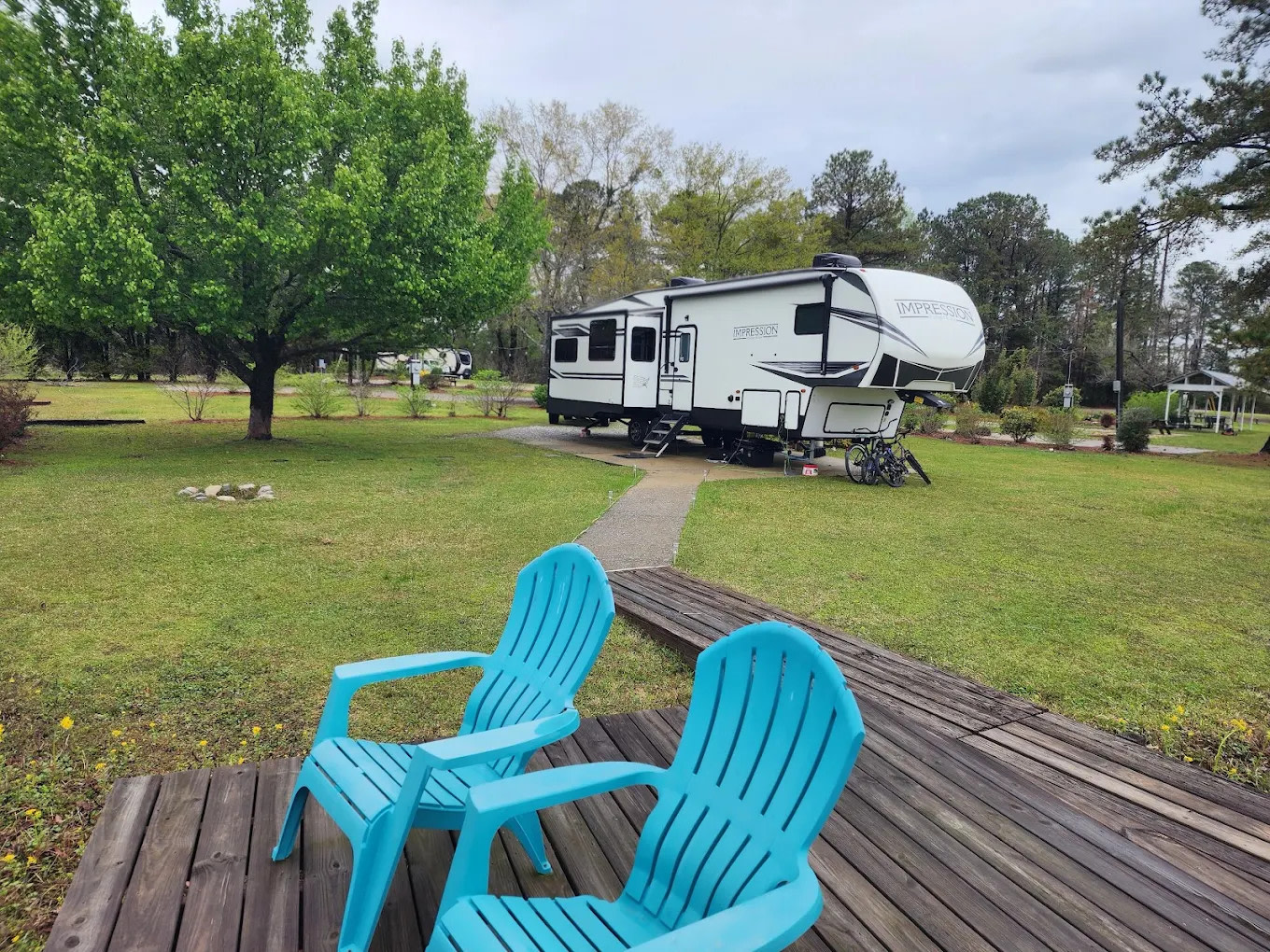 Unhitched Logan-Martin Lake RV Resort