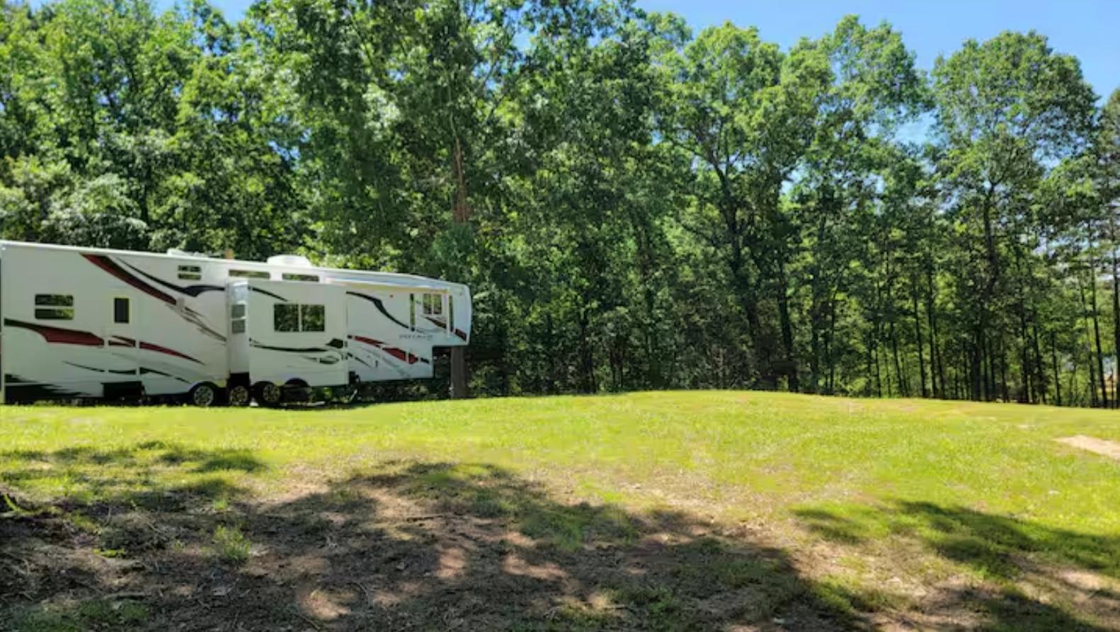 Allreds Lakeside Retreat