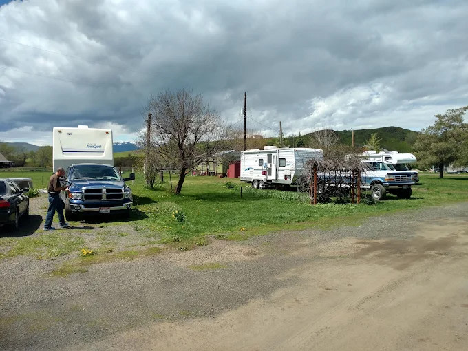 Mundo Hot Springs RV Park