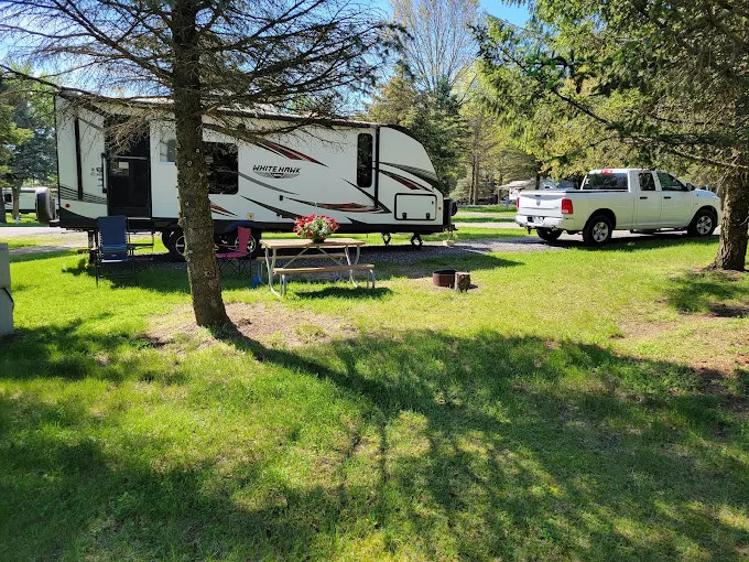 Shipshewana North Park Amish Log Cabin Lodging and Campground