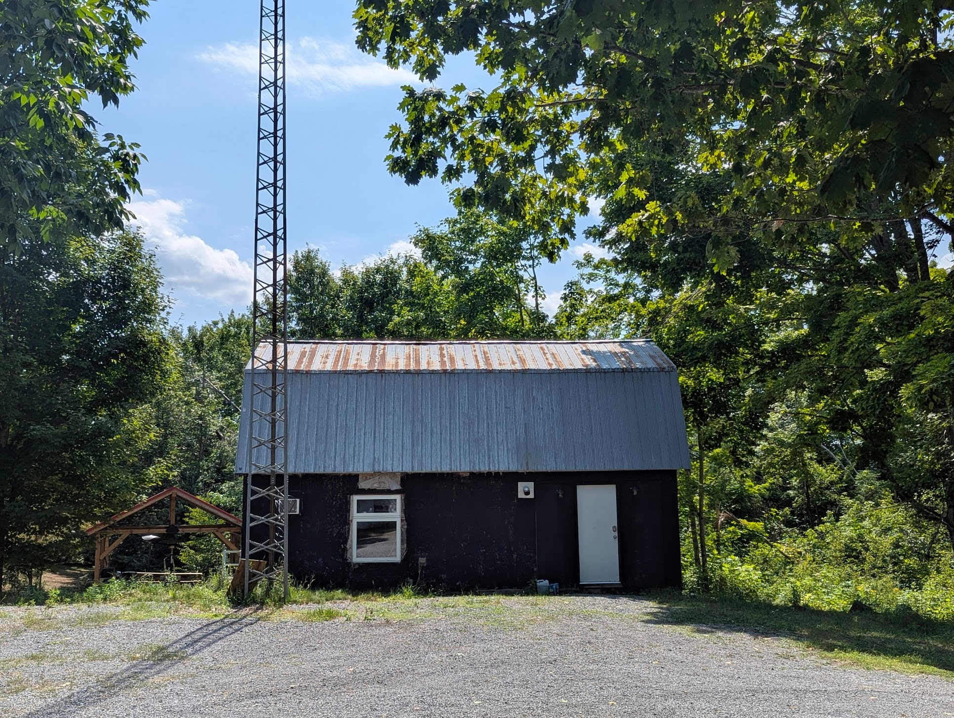 29-Acre Artistic Forest Retreat