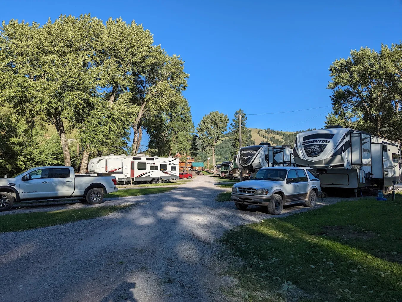 Bearmouth Chalet and RV Park