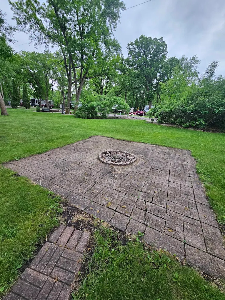 Rivers Edge RV Park Of Becker