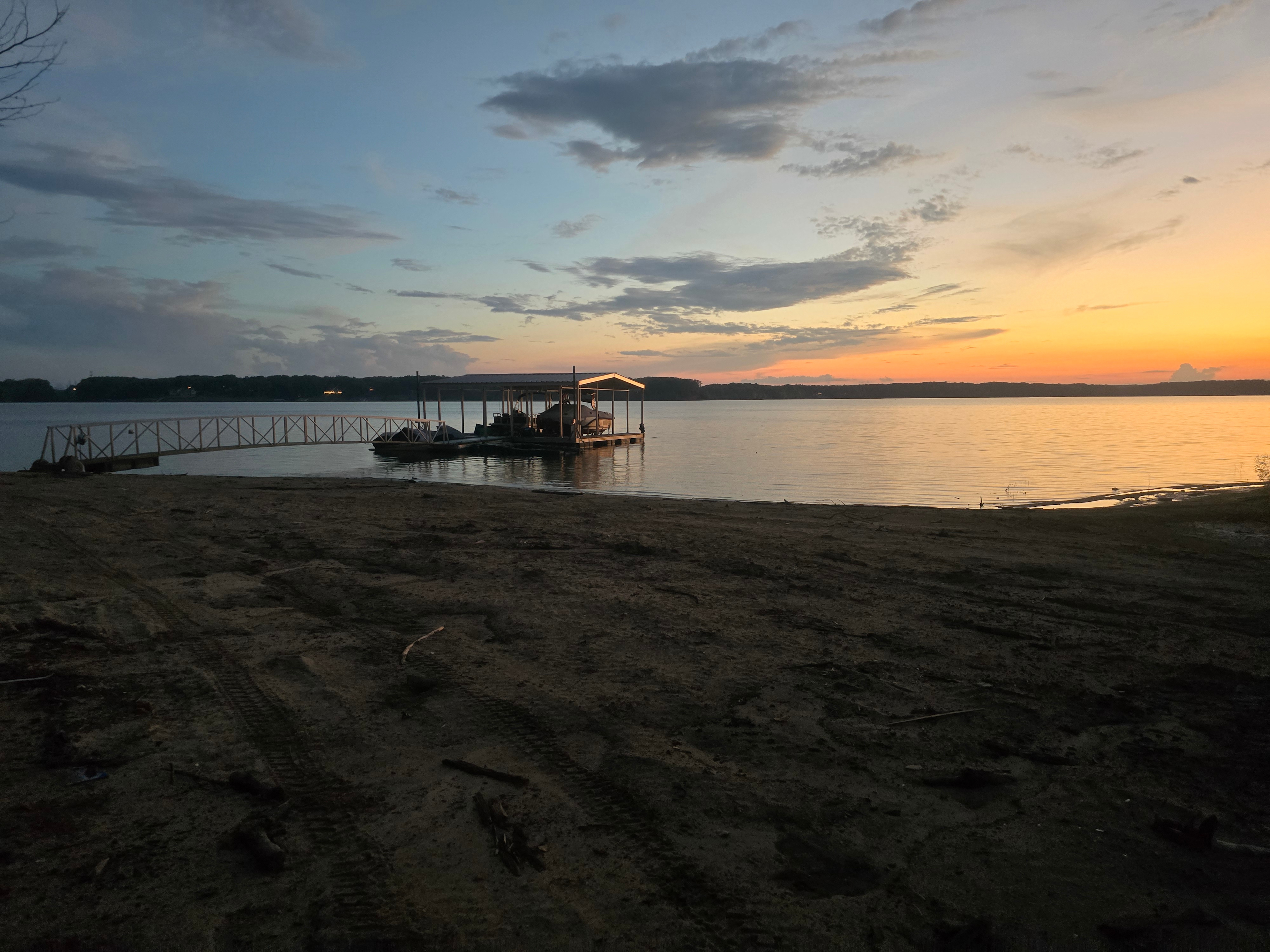 Allreds Lakeside Retreat
