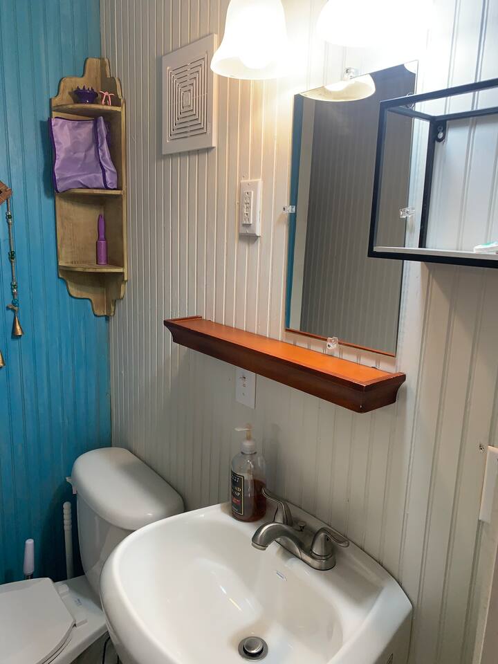 Collinsville Retreats