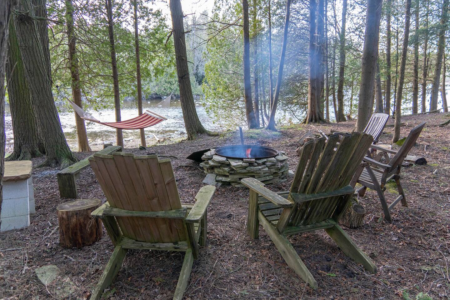 Glamping Riverside Yurt
