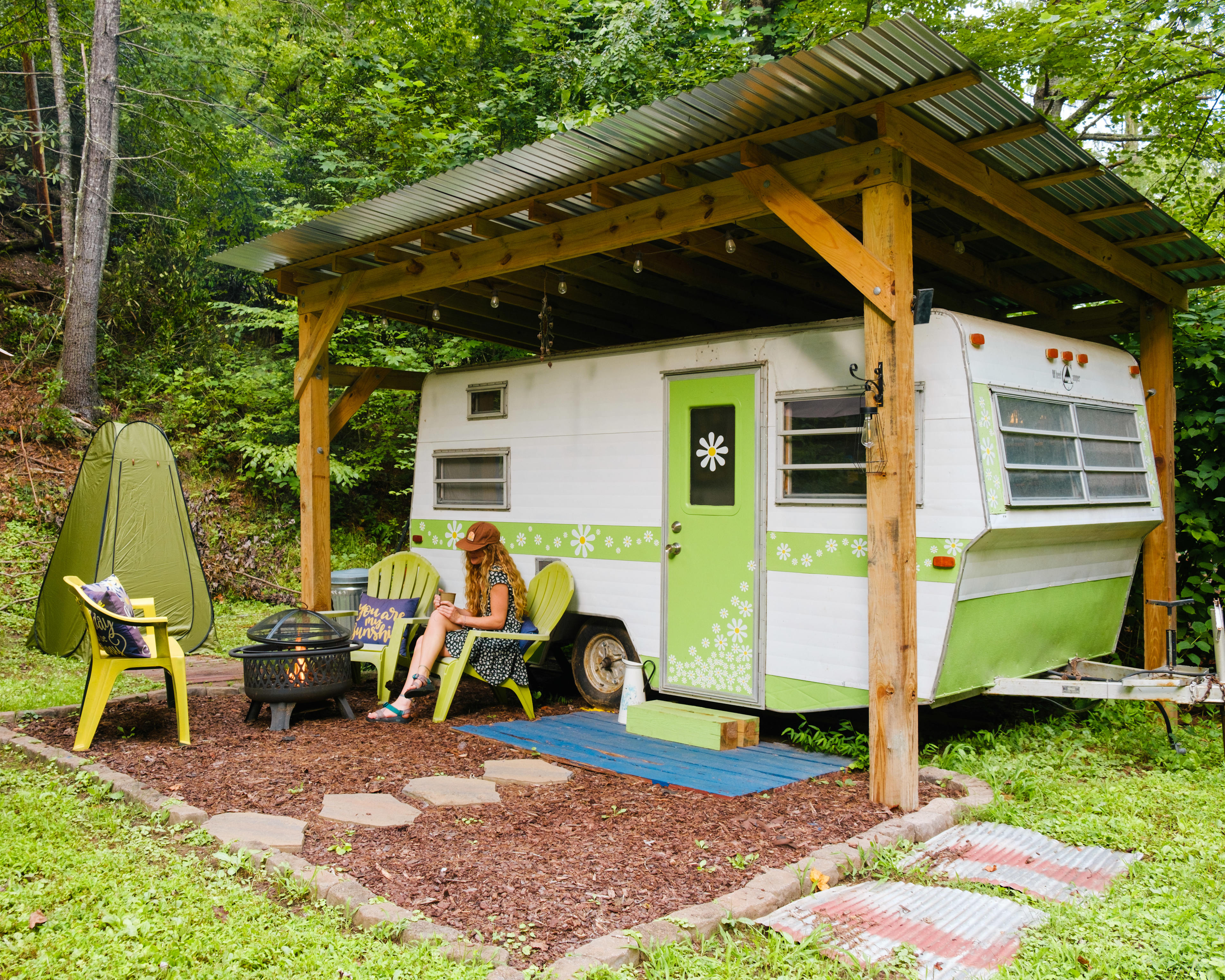 perfect spot for a fire! It even started raining, but I was covered by the shelter!