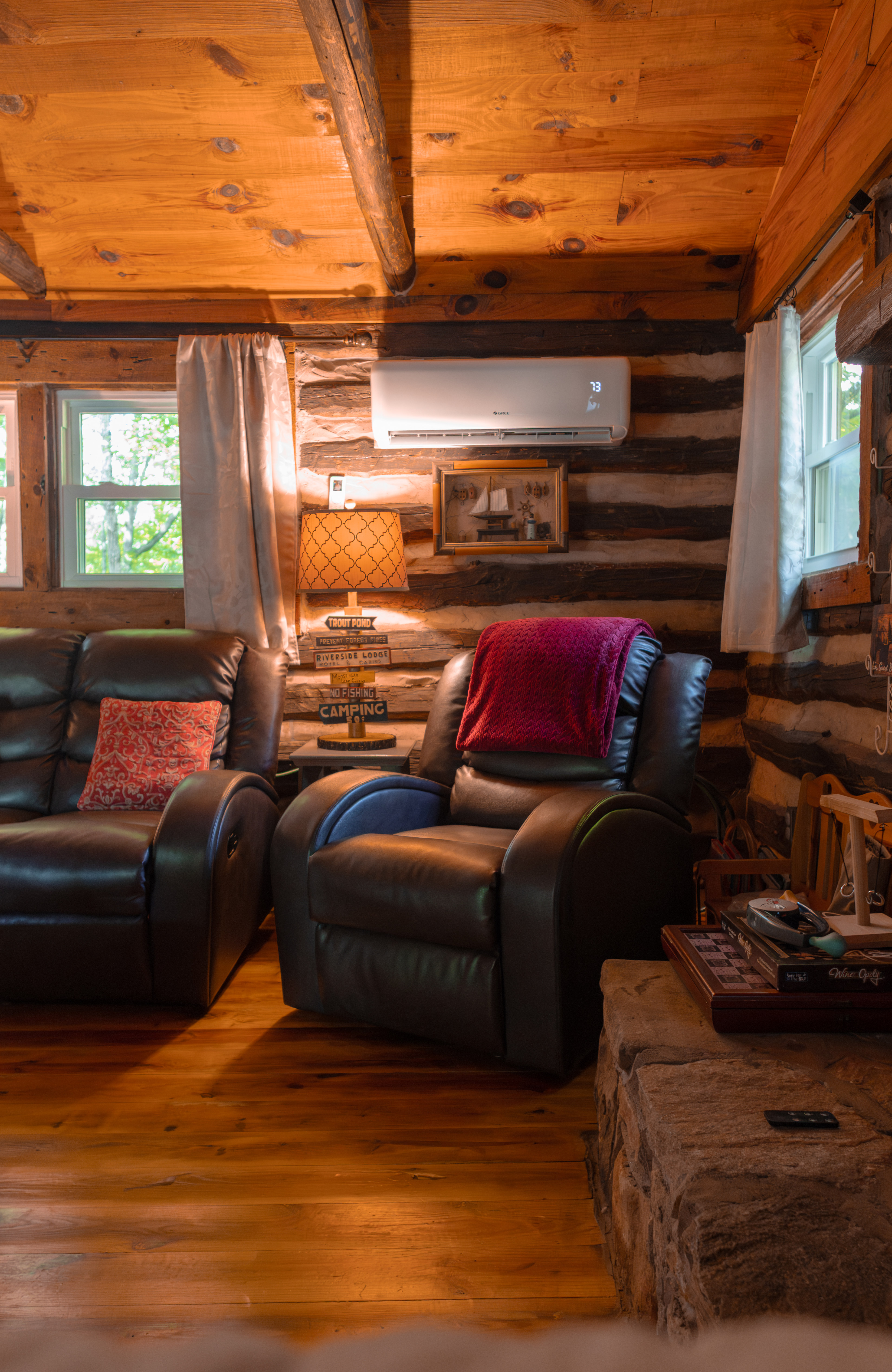 Cozy Cabin w/Hot-Tub