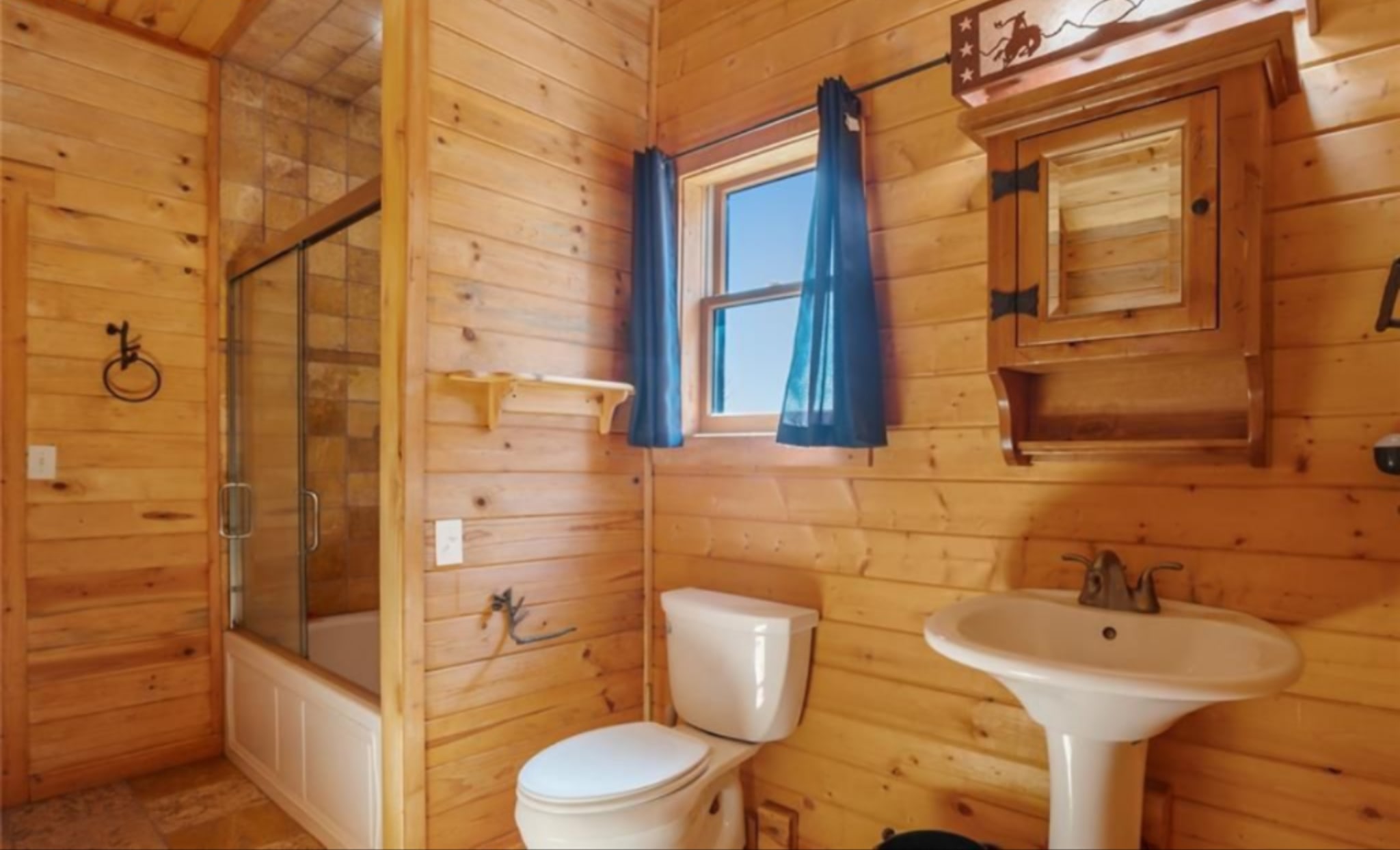 Phantom Canyon Resort