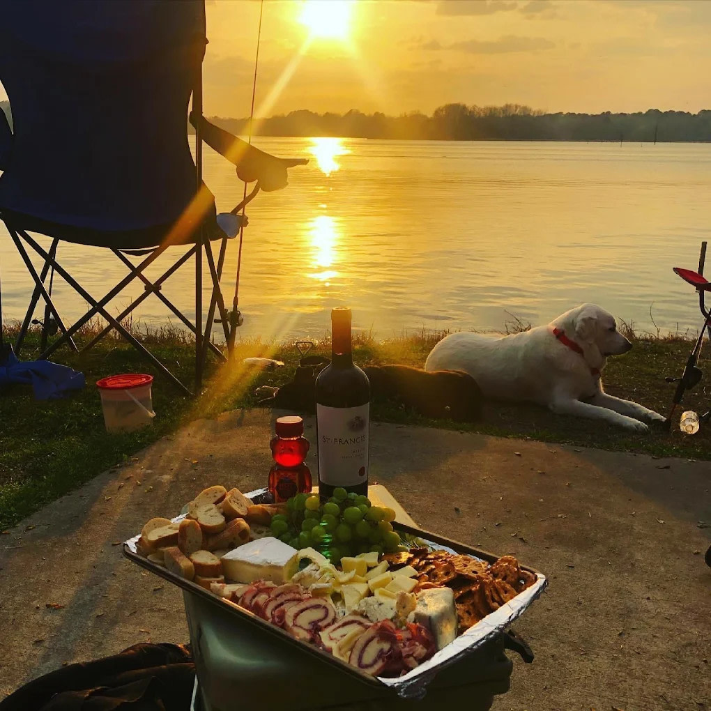 Lake Palestine Resort