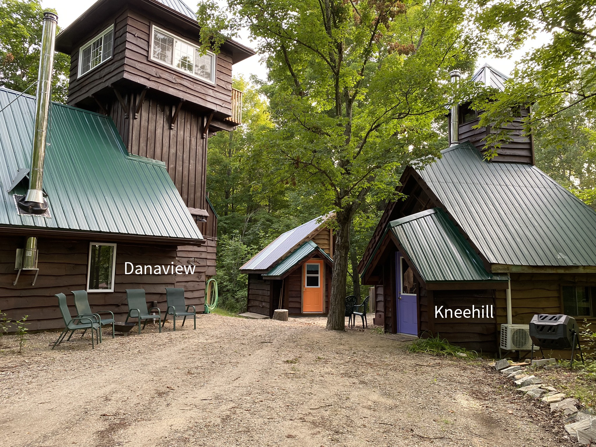 Both cabins included: Danaview on the left, Kneehill on the right. 