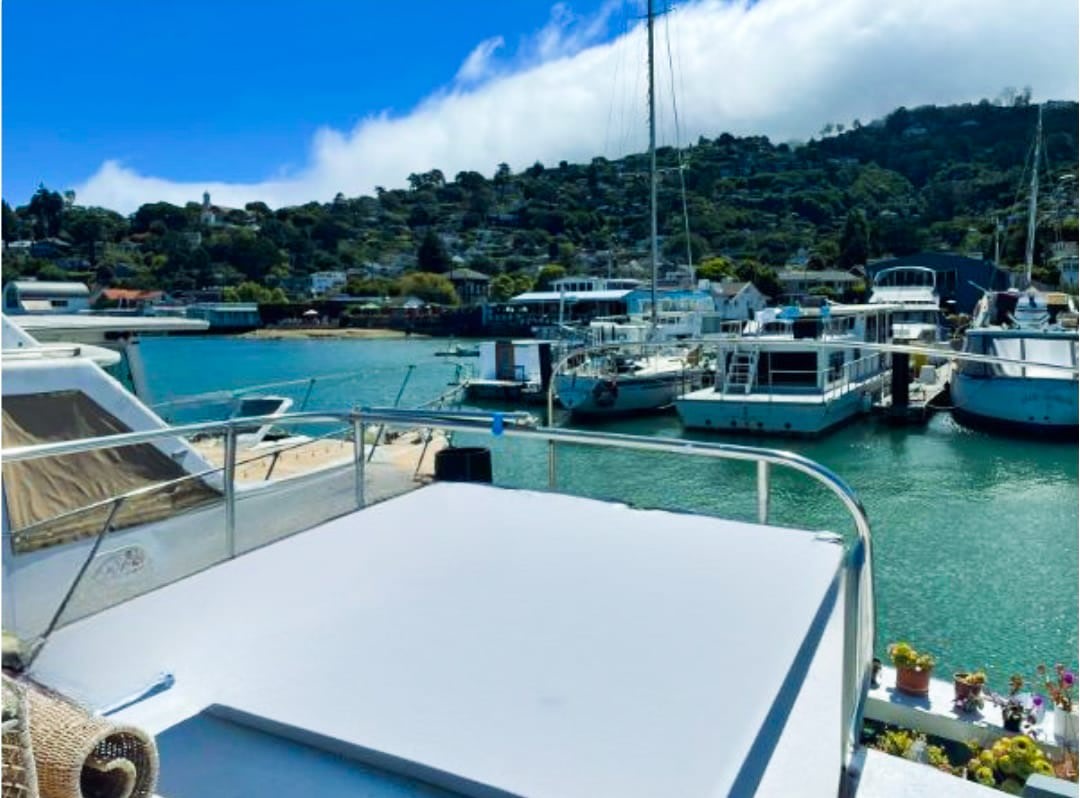 Cozy Cabin on the Water