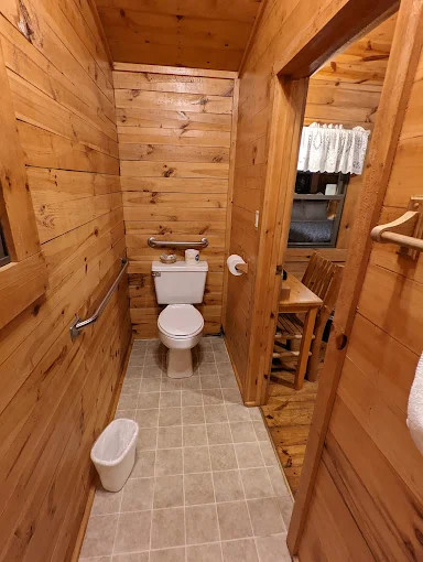 Shipshewana North Park Amish Log Cabin Lodging & Campground