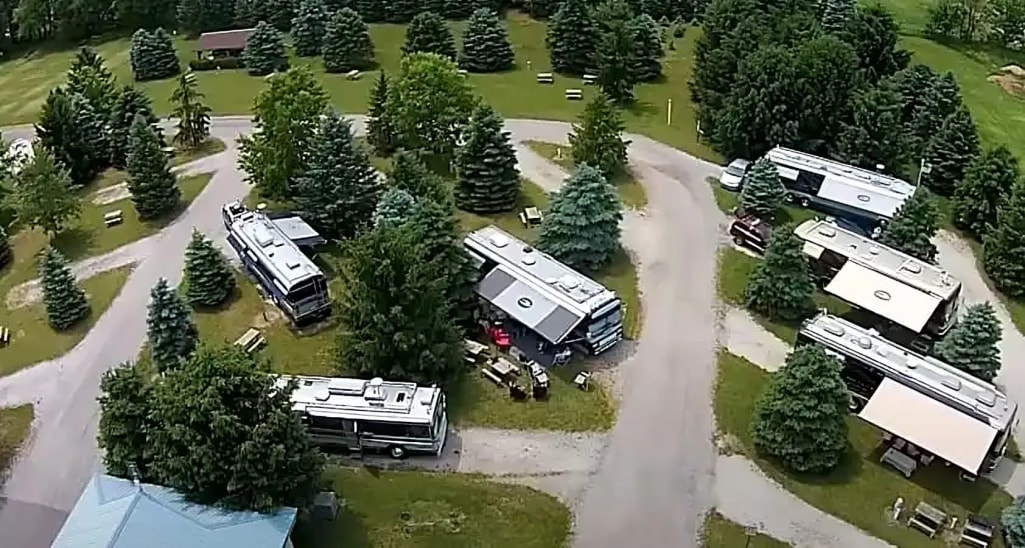 Shipshewana North Park Amish Log Cabin Lodging & Campground