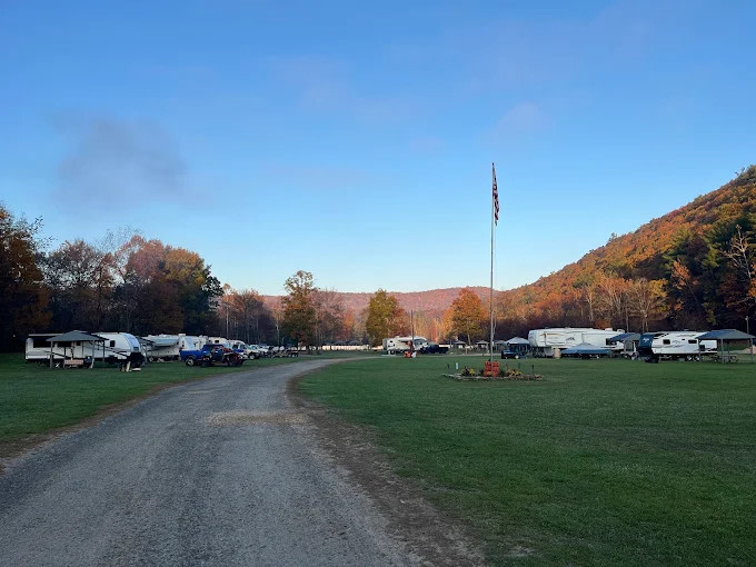 ELK CROSSING 555 - CAMPGROUND