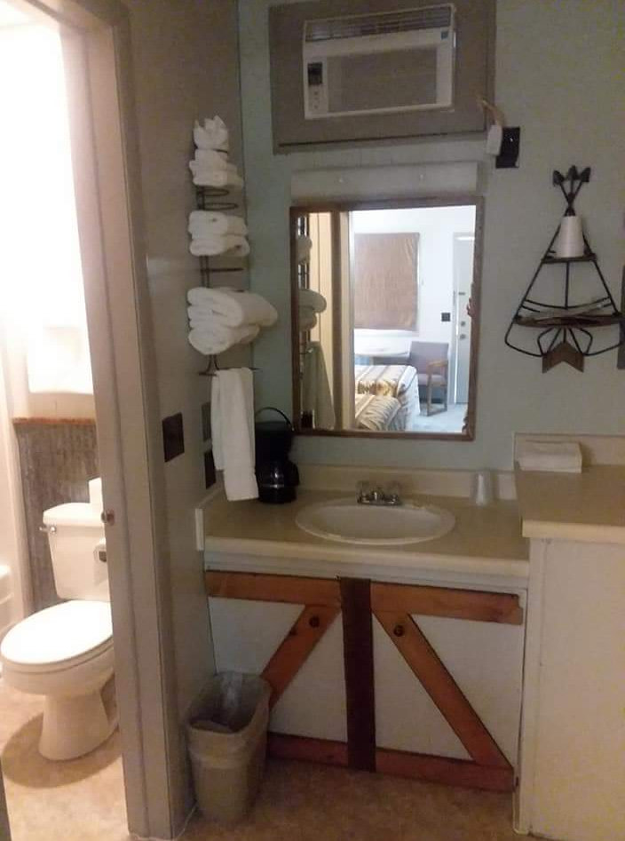 Oasis Motel & RV Park