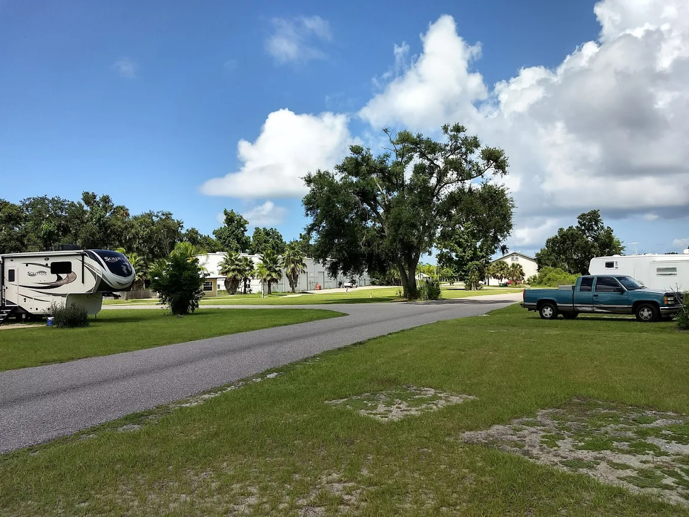 Daytona RV Park And Tropical Gardens