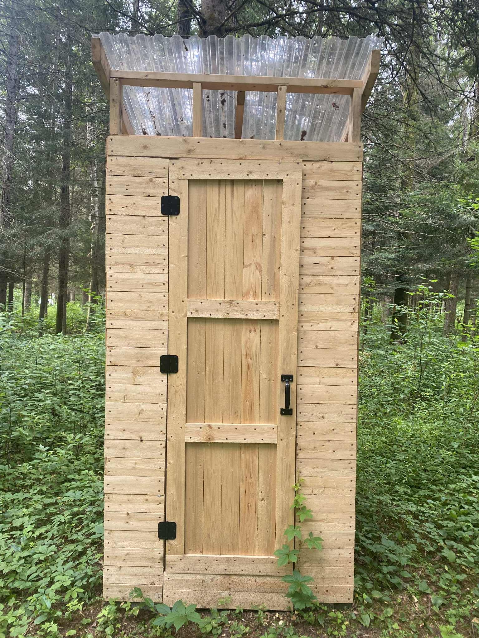 Our composting outhouse meets guests biological needs in an environmentally friendly and low-to-no odour way.  🧻

No complicated process here!  We have wood shavings available…. Just add a scoop when you have a poop! 😉