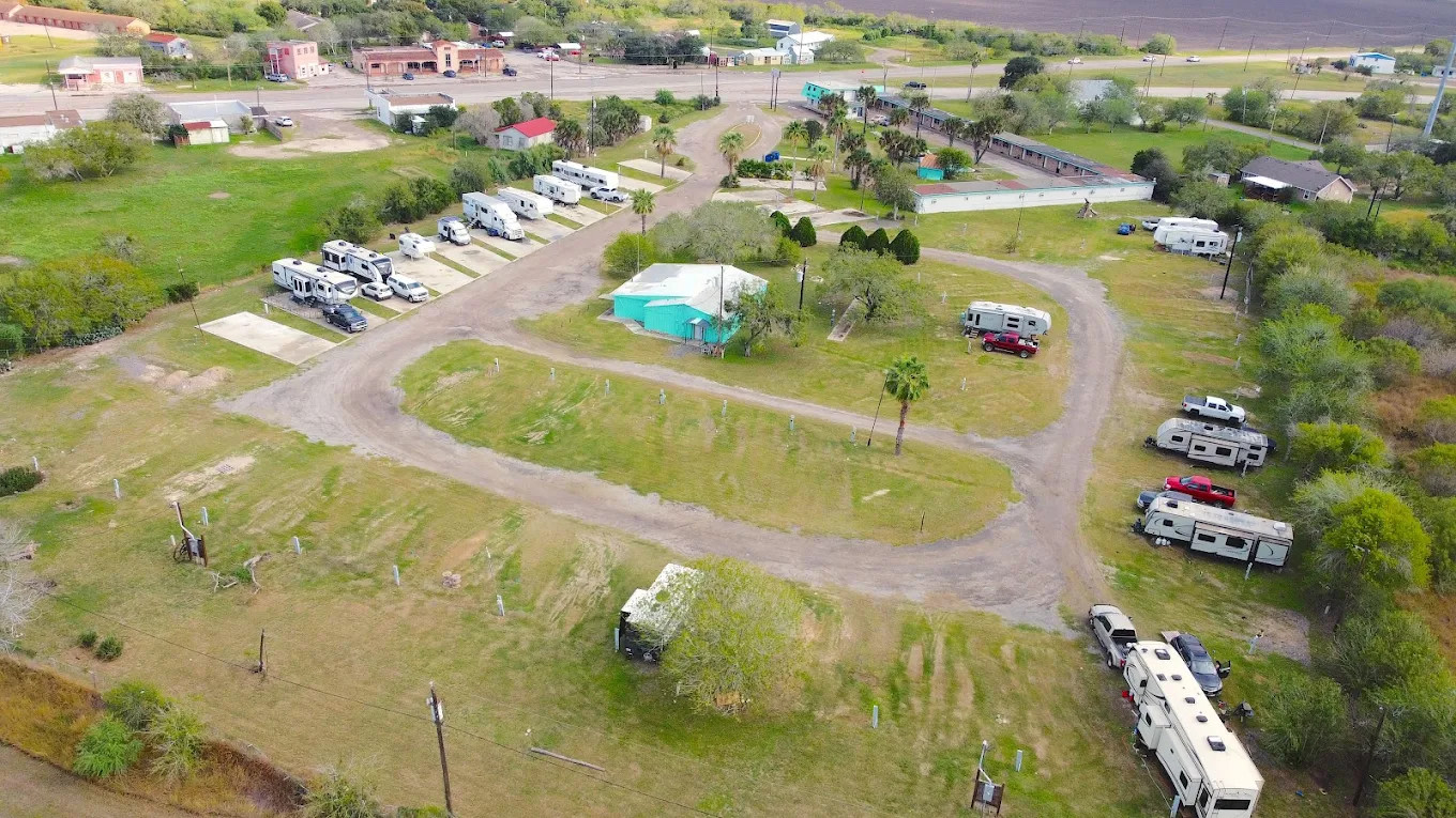 Mathis Motor Inn And RV Park