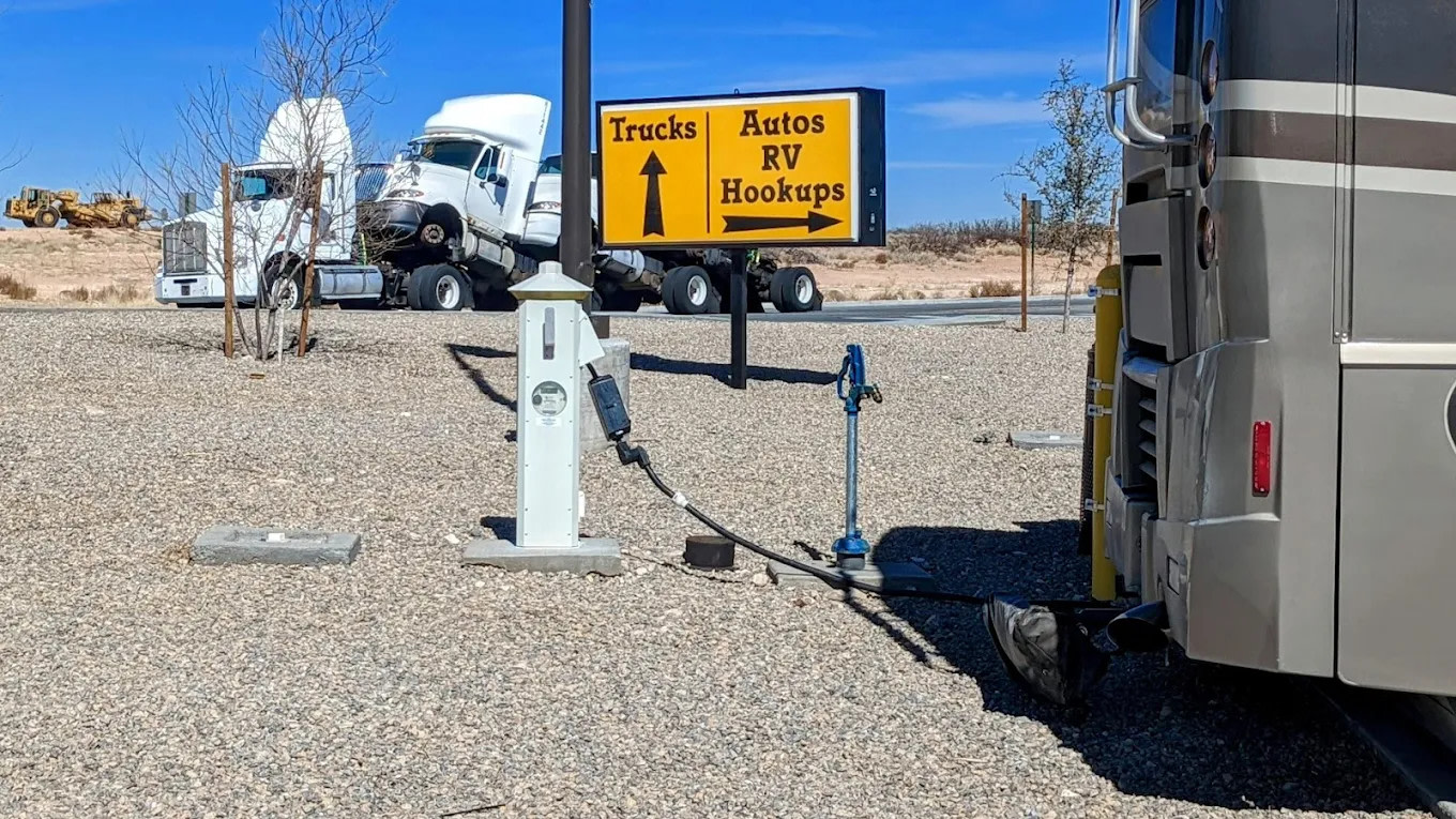 Love's RV Hookup Santa Teresa 817