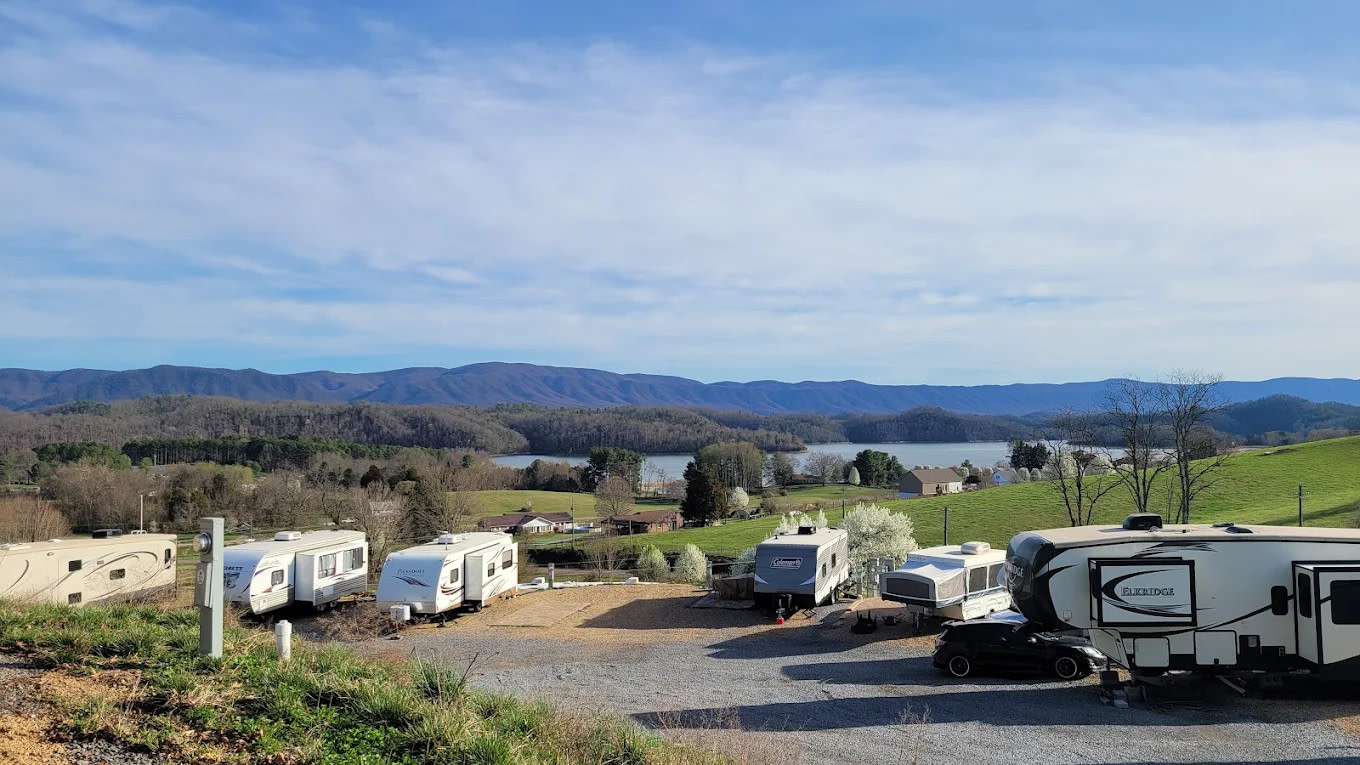 Wolf Lair Campground