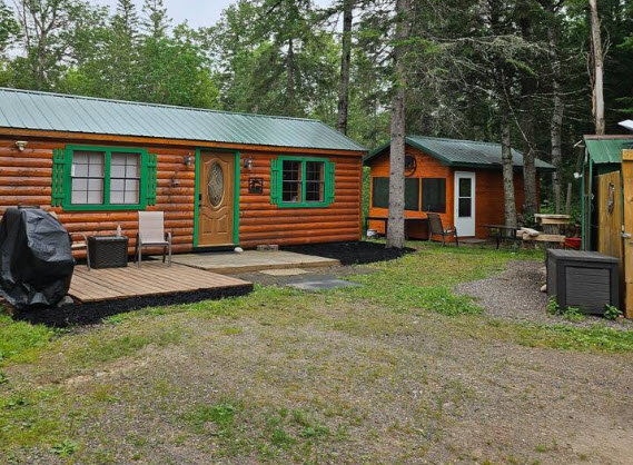 Rustic Retreat On Whiteface River