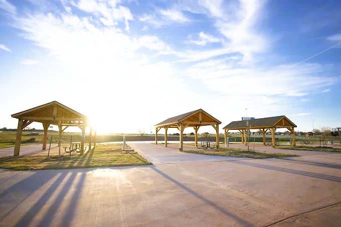 Crossroads Luxury RV Park