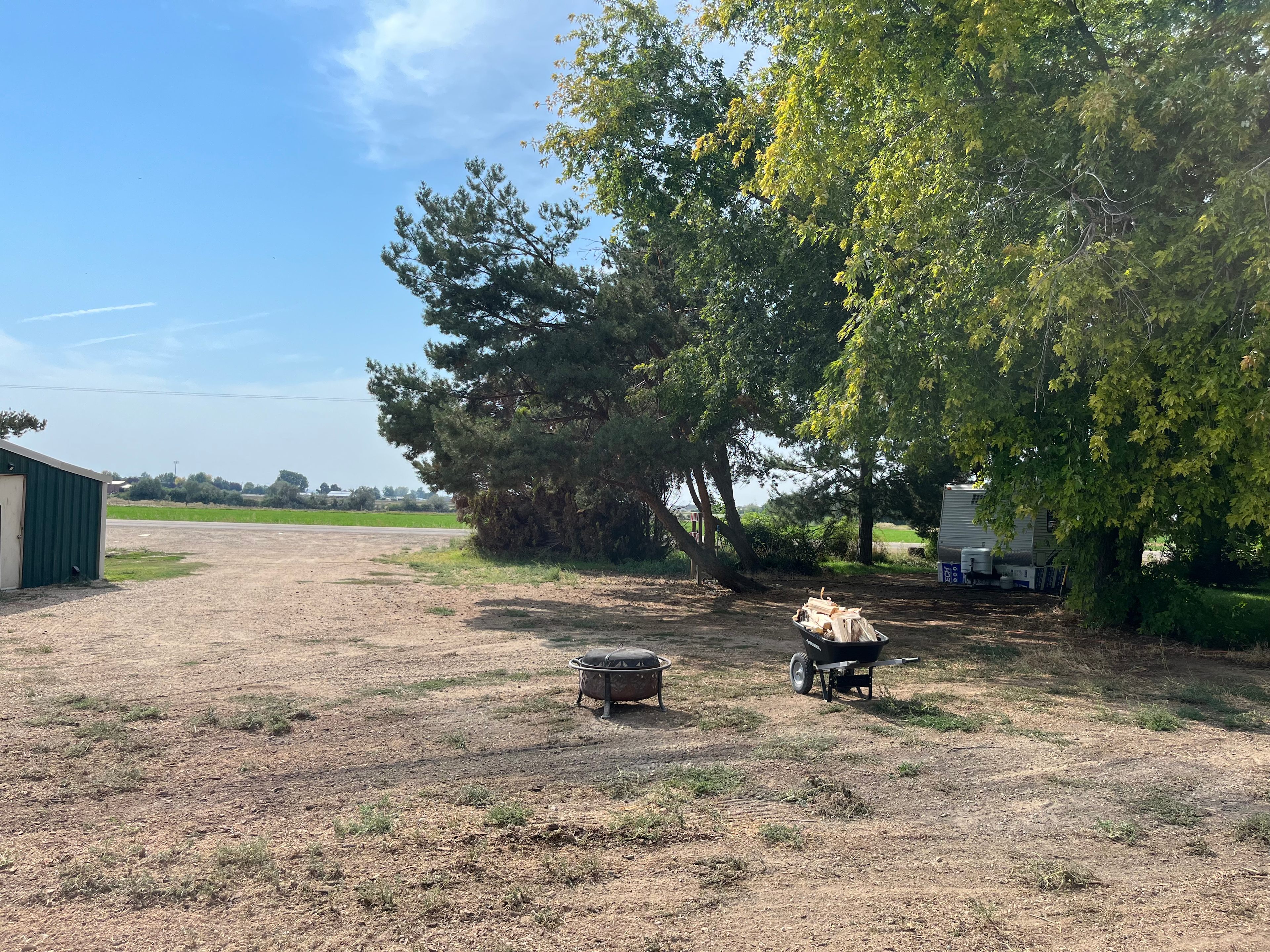 Forest-feel RV and Trailer Camp