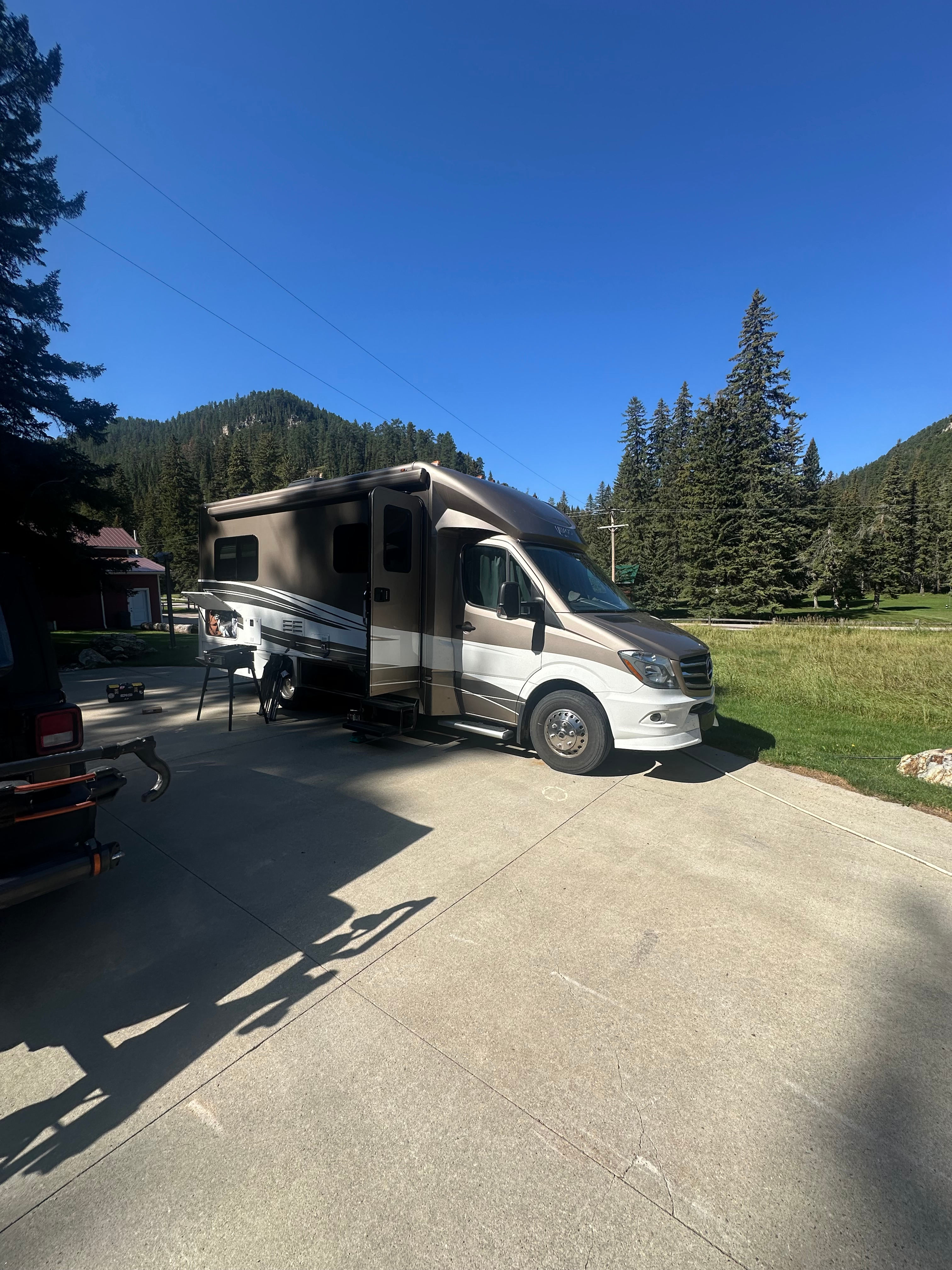 Luxury RV Canyon Retreat