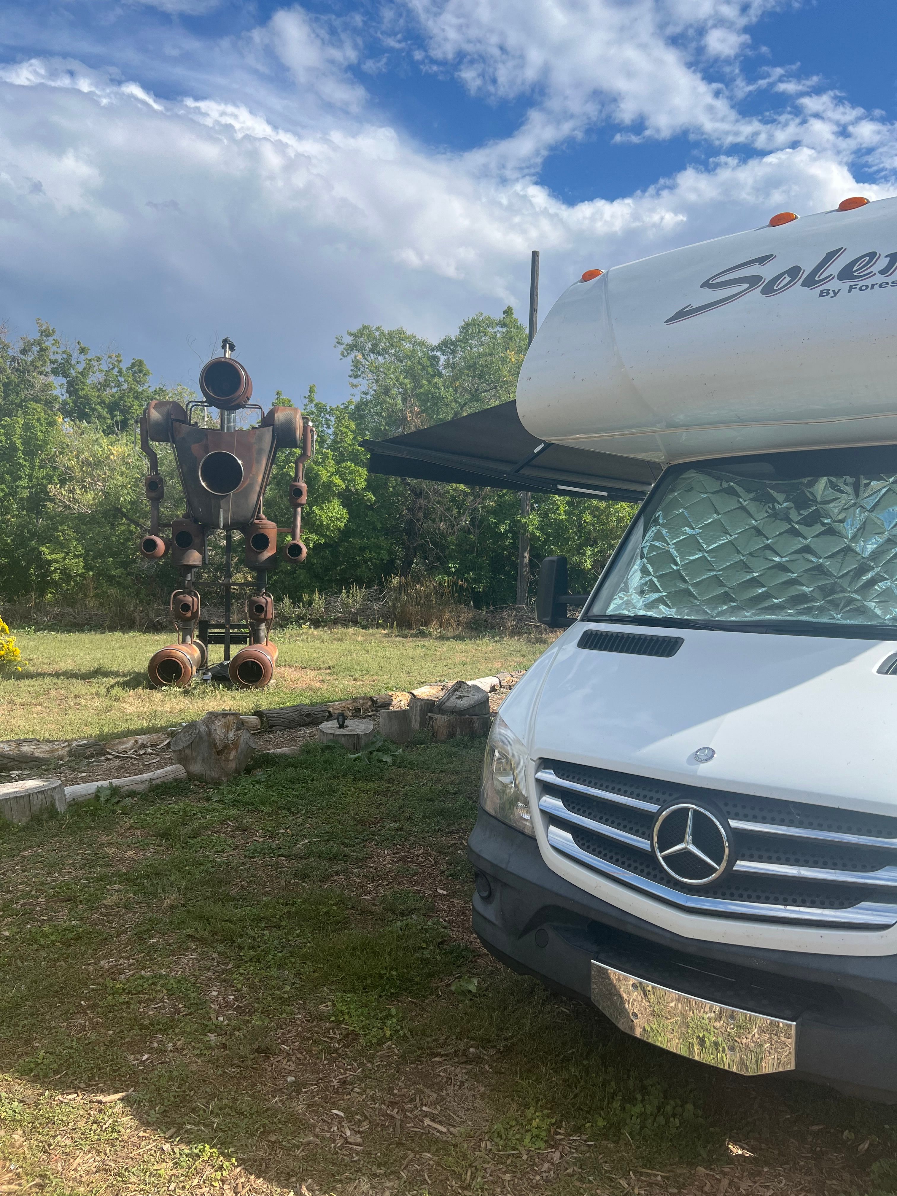 Red Rocks Glamping & RV Sites