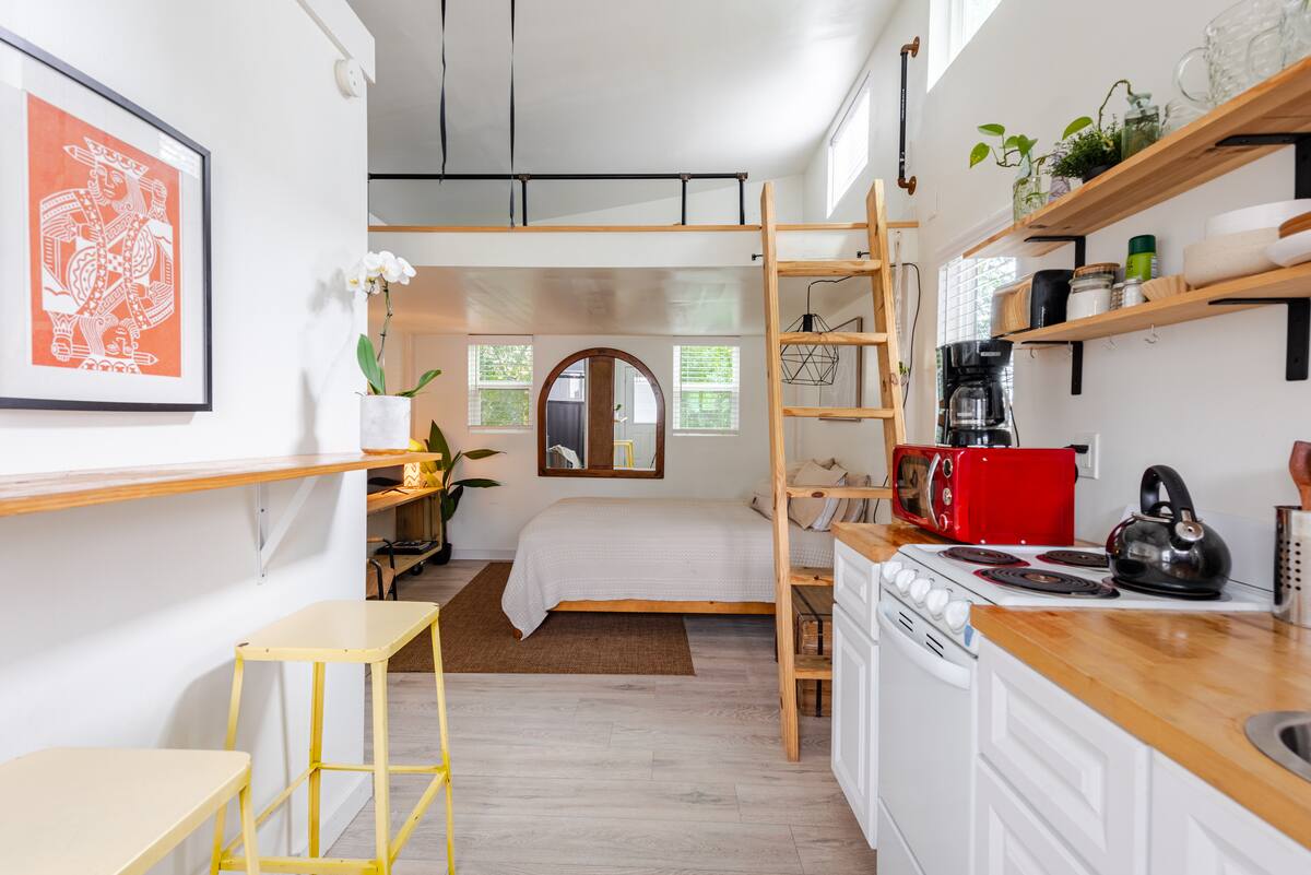 Charming Tiny Home Retreat!