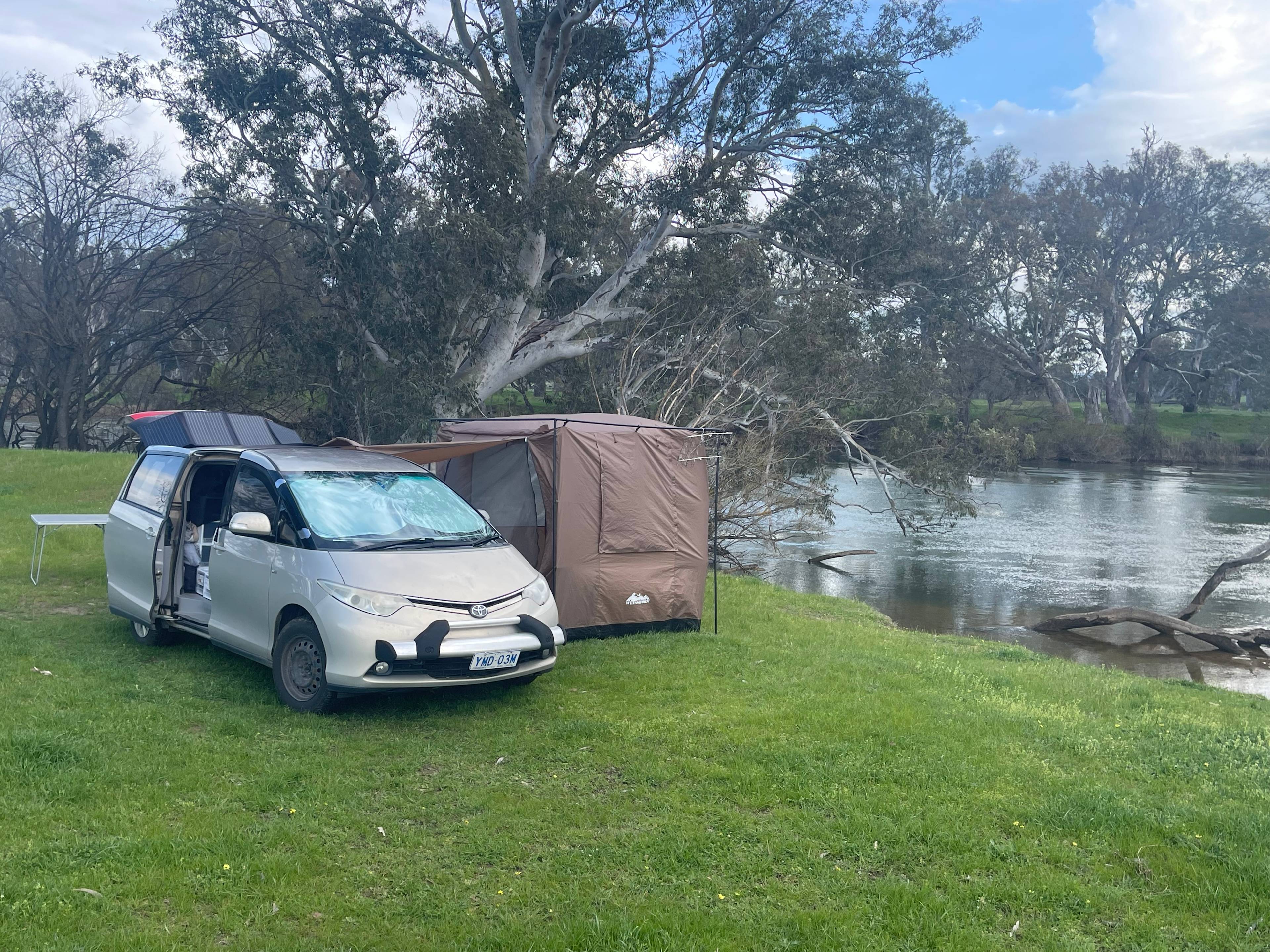 Rolling Hills & Riverside Camping