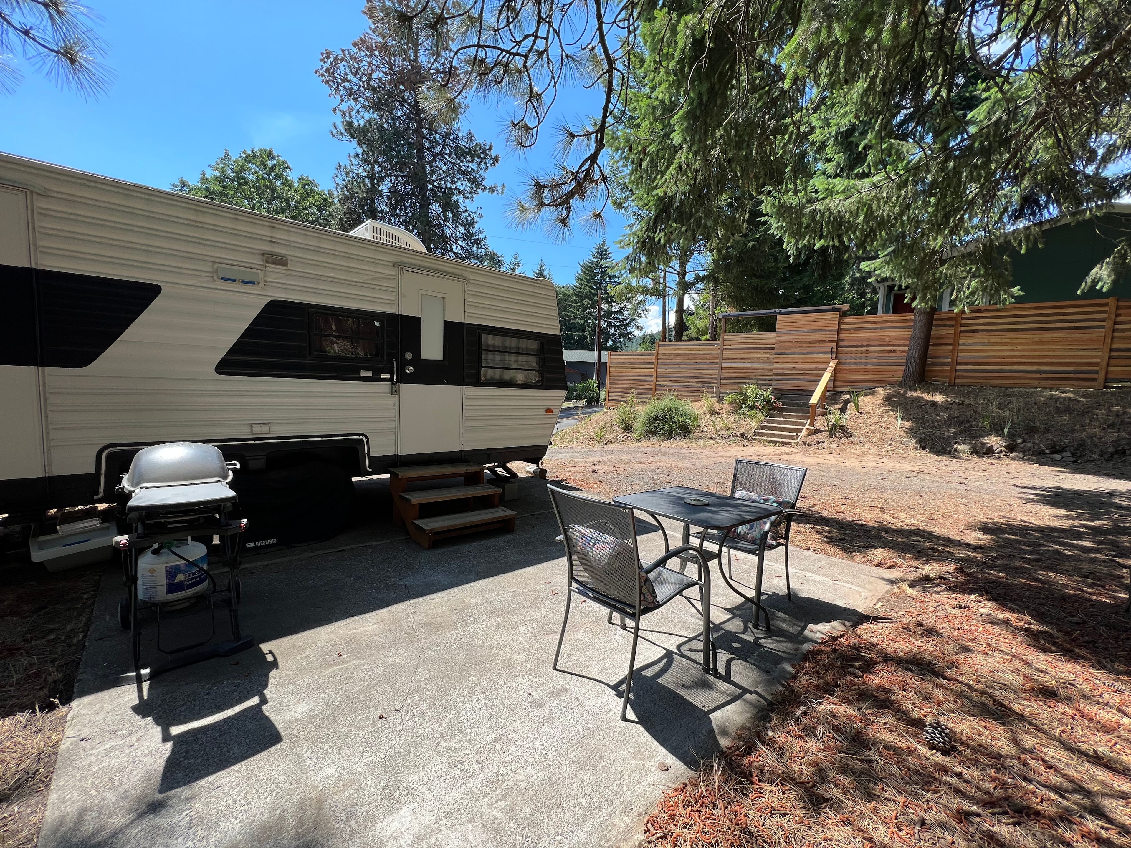 Cozy Camper Site