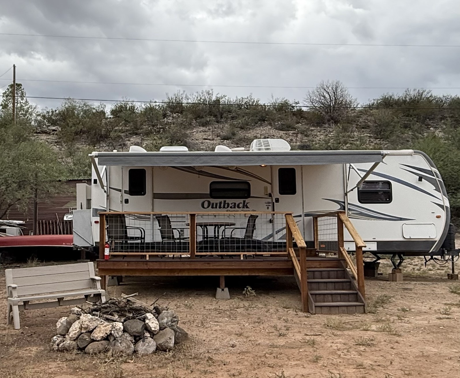 RV on Creekfront 3 Acre Retreat