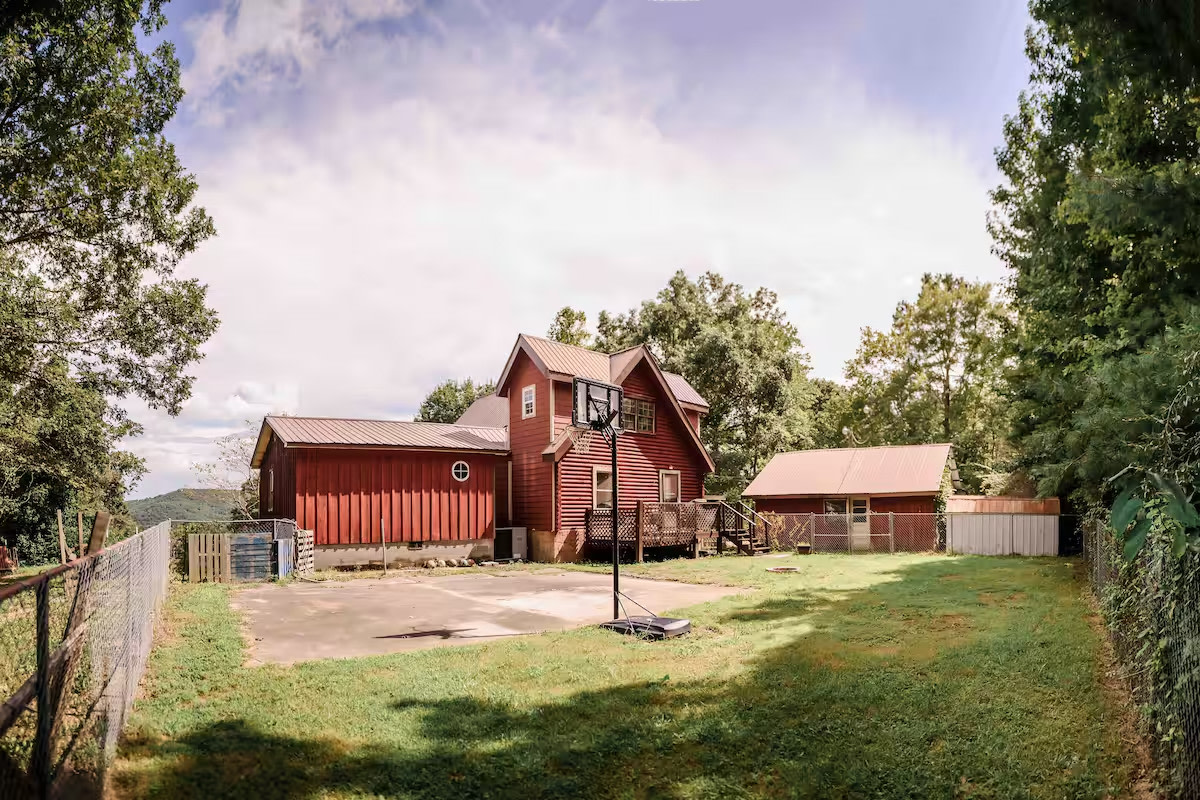 Brimstone Getaway w/ Mountain Views