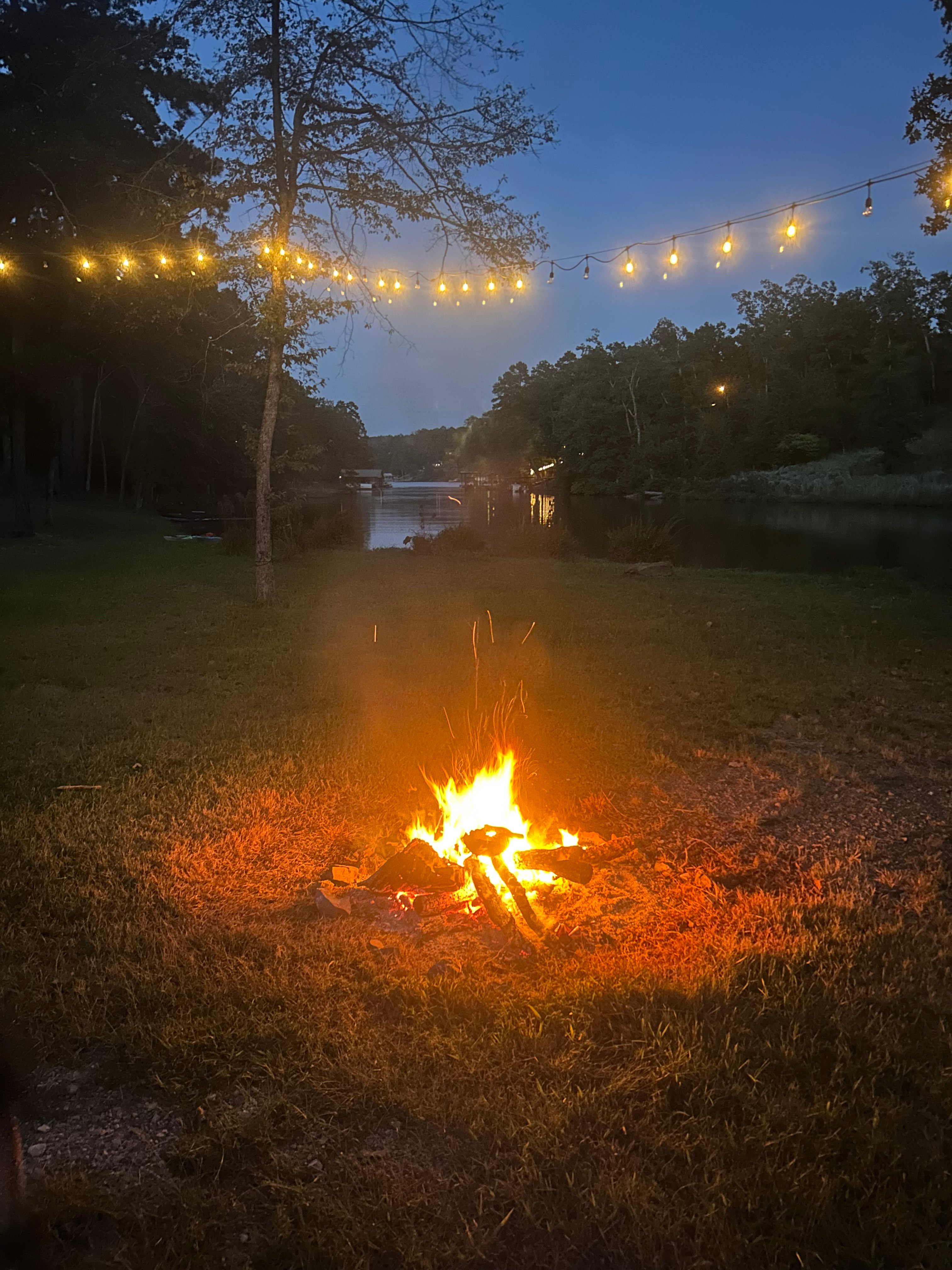 Rainbows End RV On Lake Hamilton