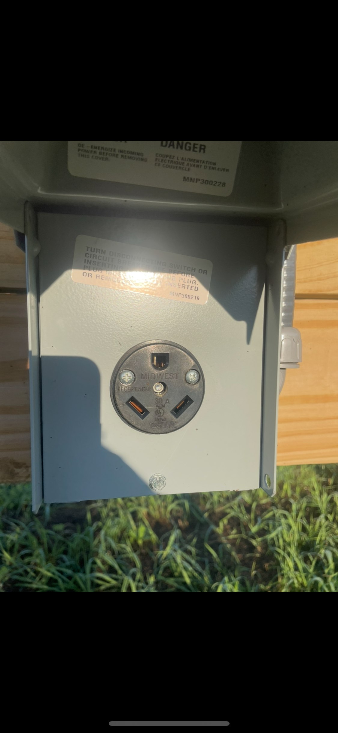 30 amp and 20 amp outlets available to camper