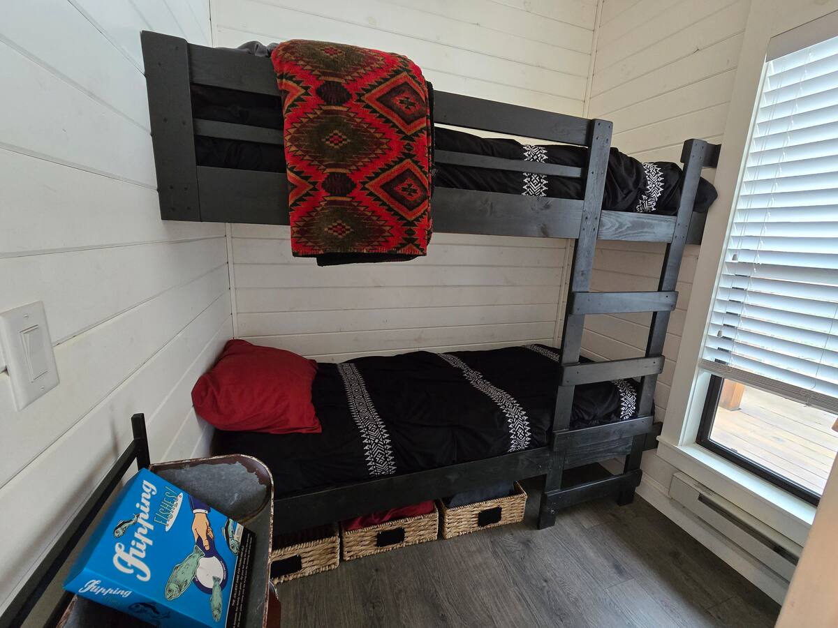 Cabin Chic A&B C-sites