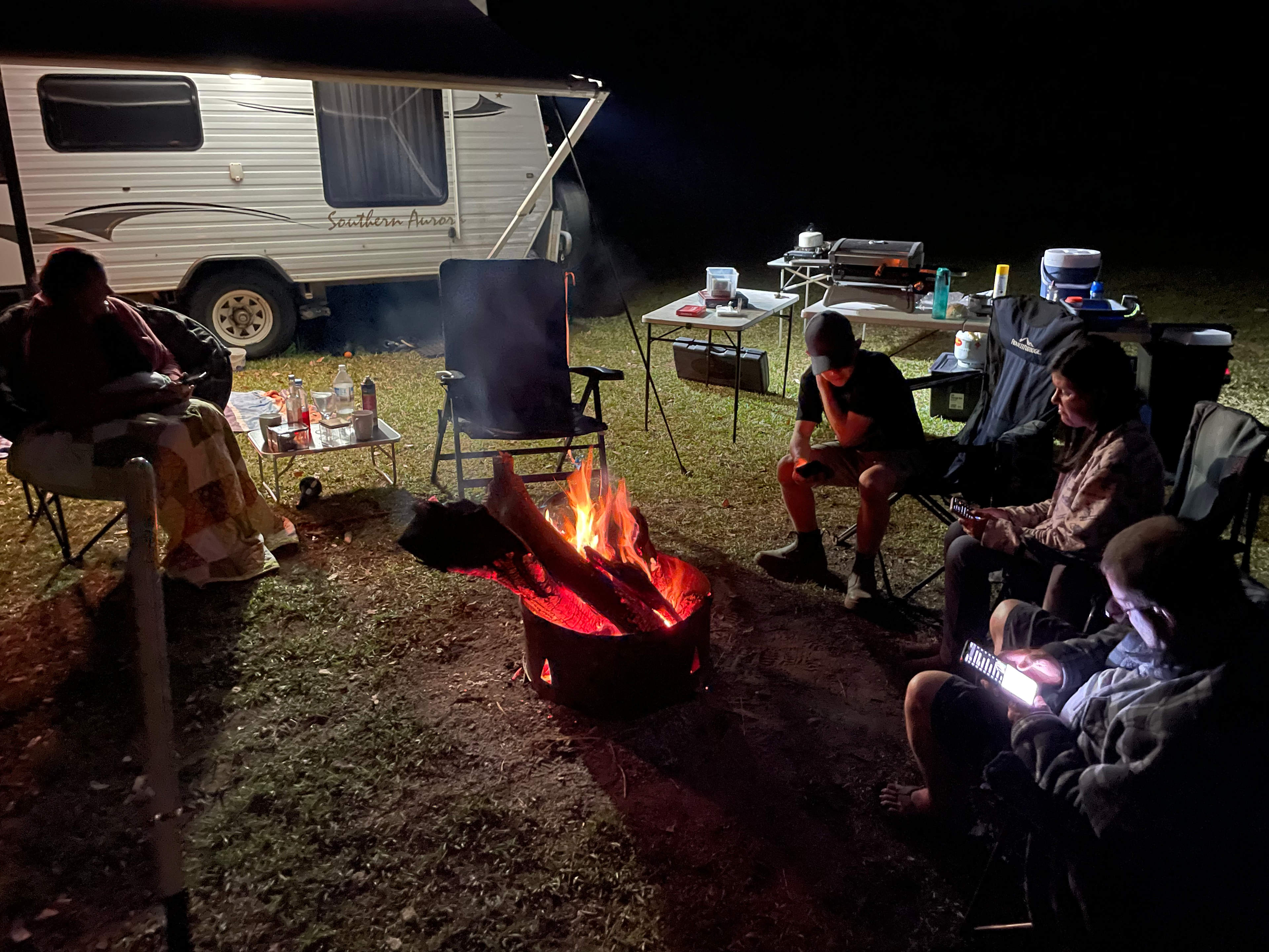 Unwinding around the campfire 