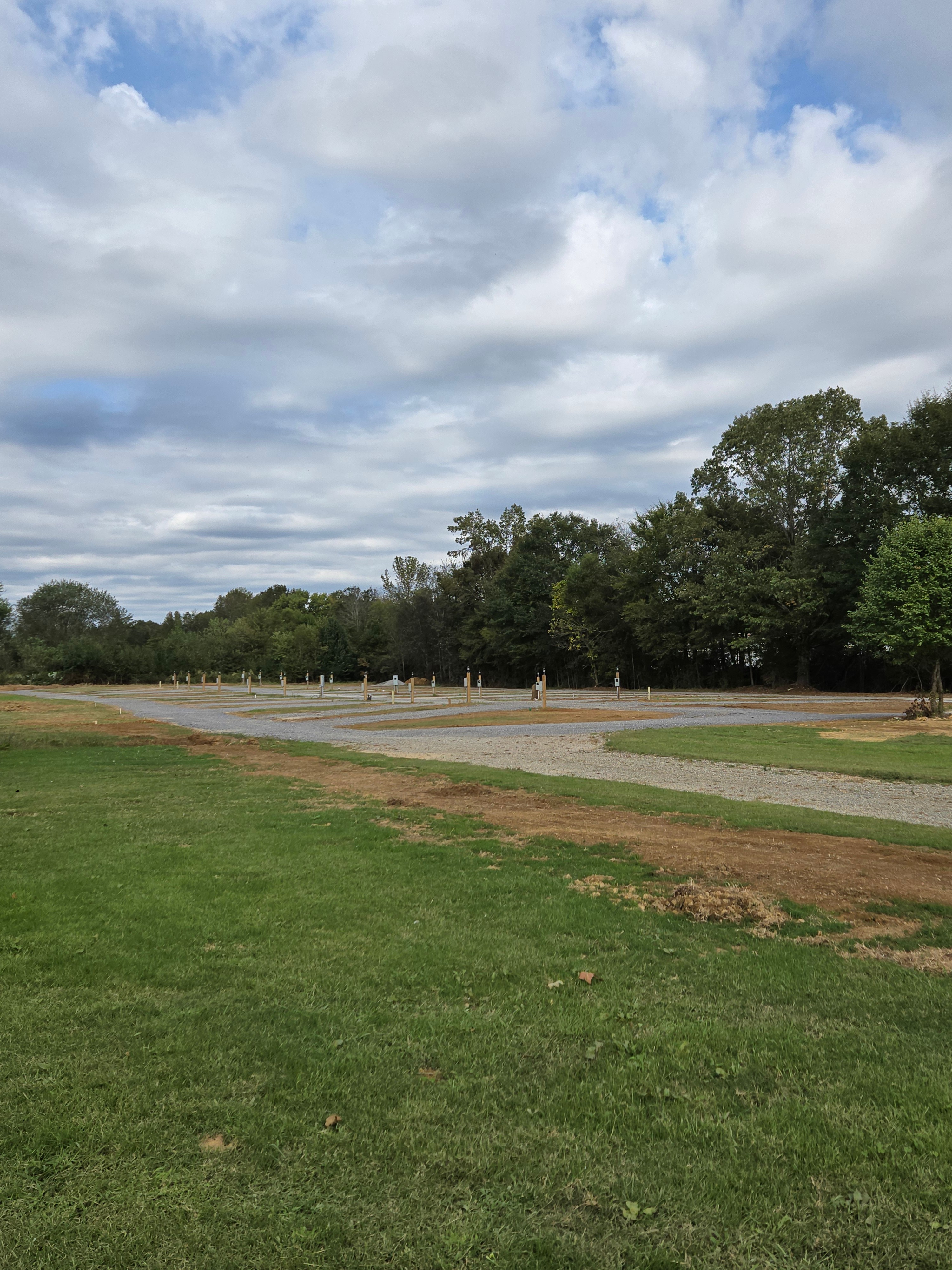 22 spaces. Monthly,  weekly or daily.  Drive through facility,  never need to back up.  