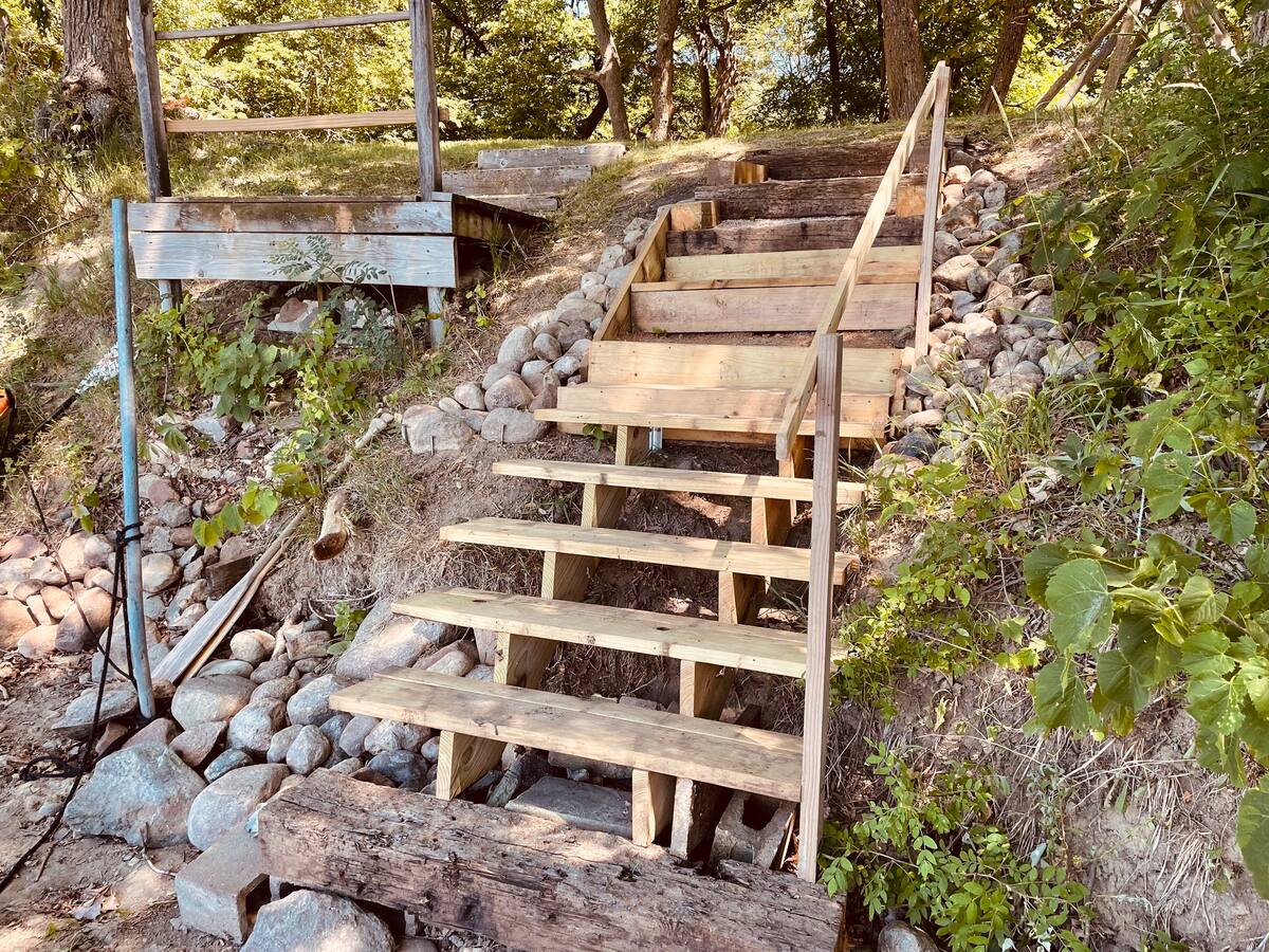 Valhalla: A Rustic Cabin on Long Lake