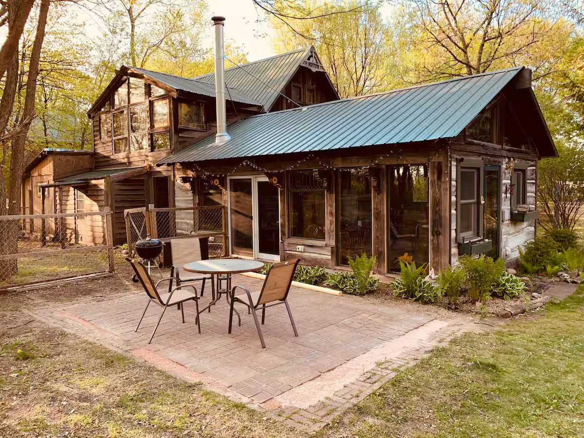 Valhalla: A Rustic Cabin on Long Lake