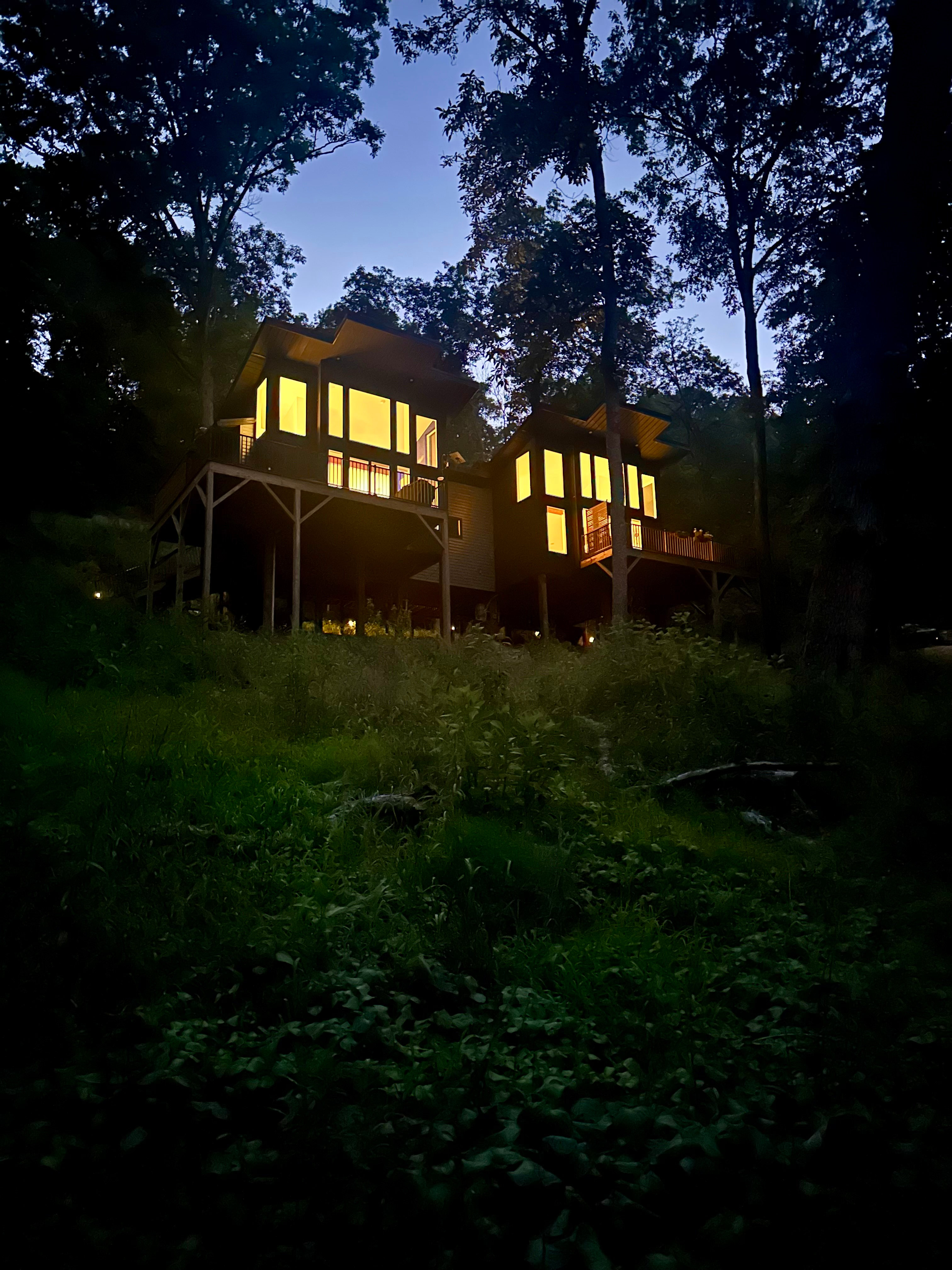 Beaver Lake Treehouse with Hot Tub