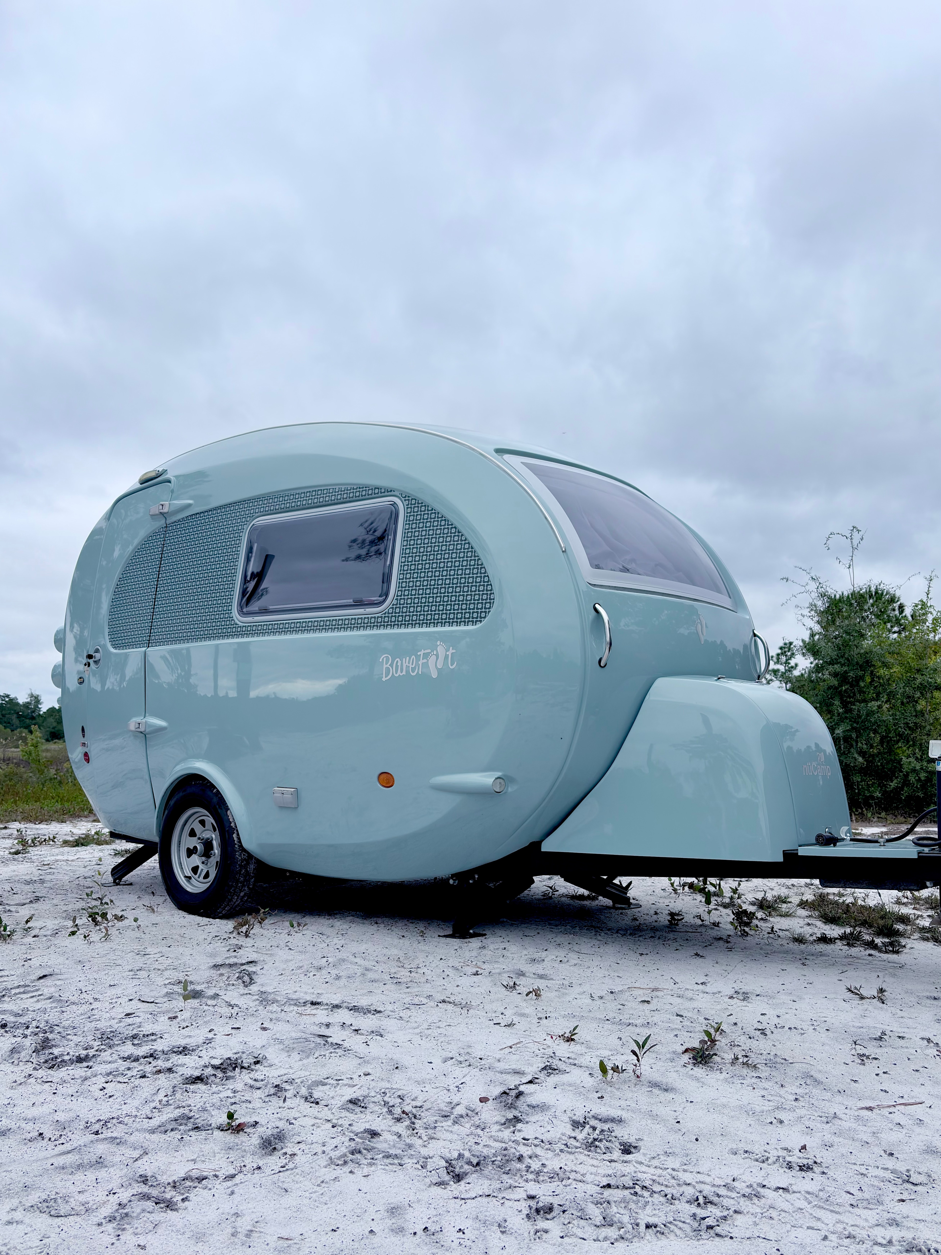 Betty the Barefoot in all her glory 🩵✨