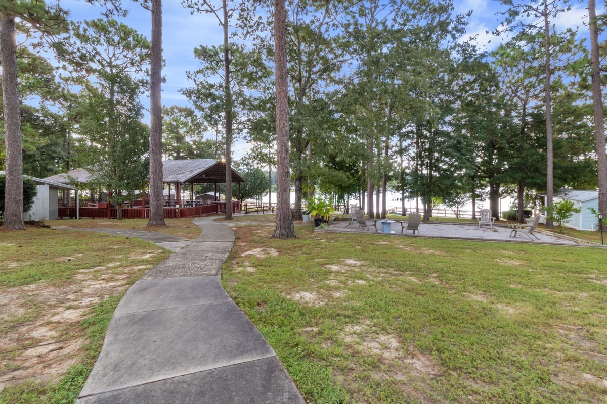 Sunset King Lake Resort