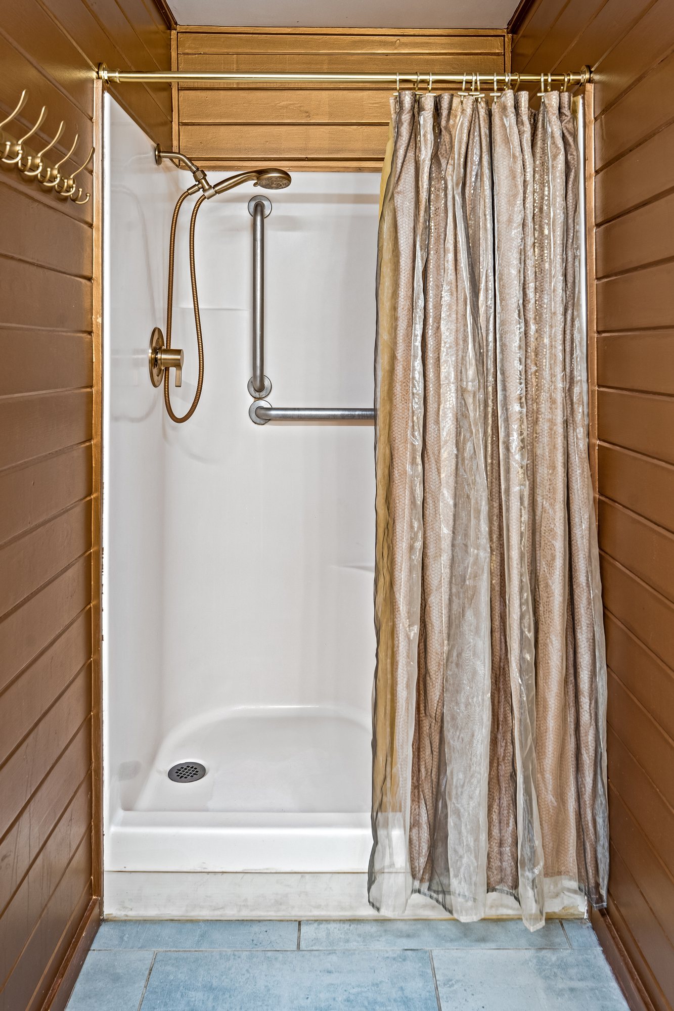 Luxx Lodge Glamping & RV Park